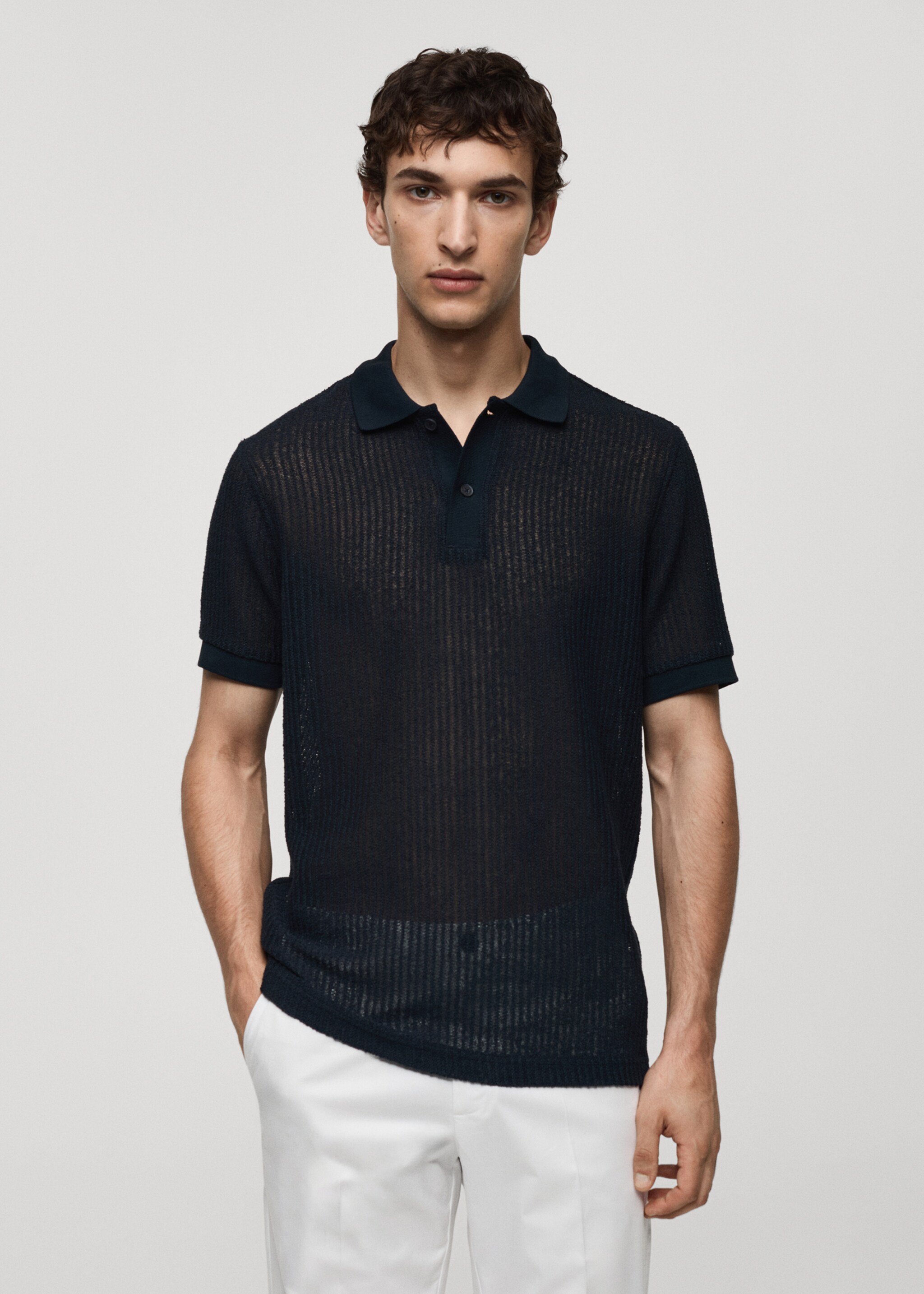 Regular-Fit-Poloshirt mit Lochmuster - Mittlere Ansicht