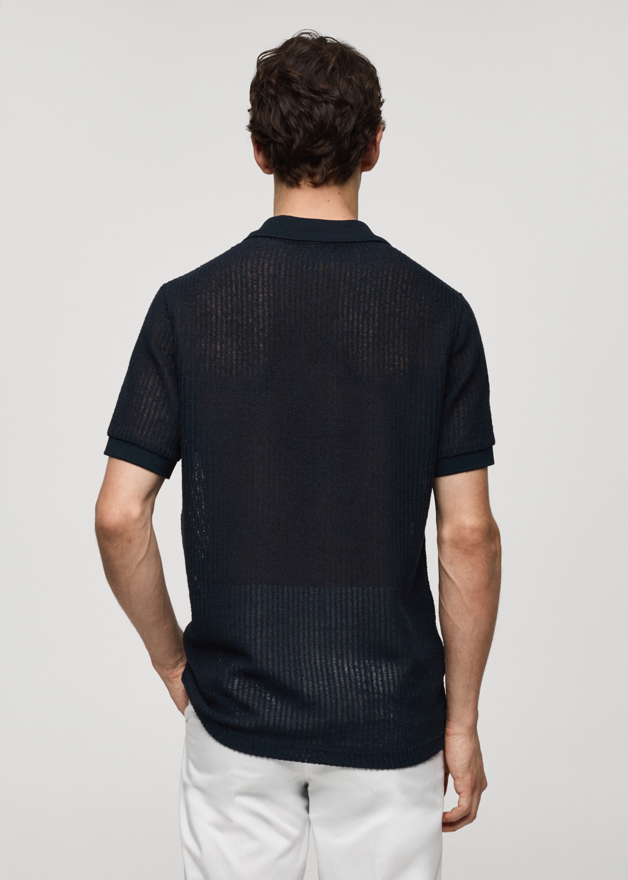 Regular-Fit-Poloshirt mit Lochmuster - Rückseite des Artikels