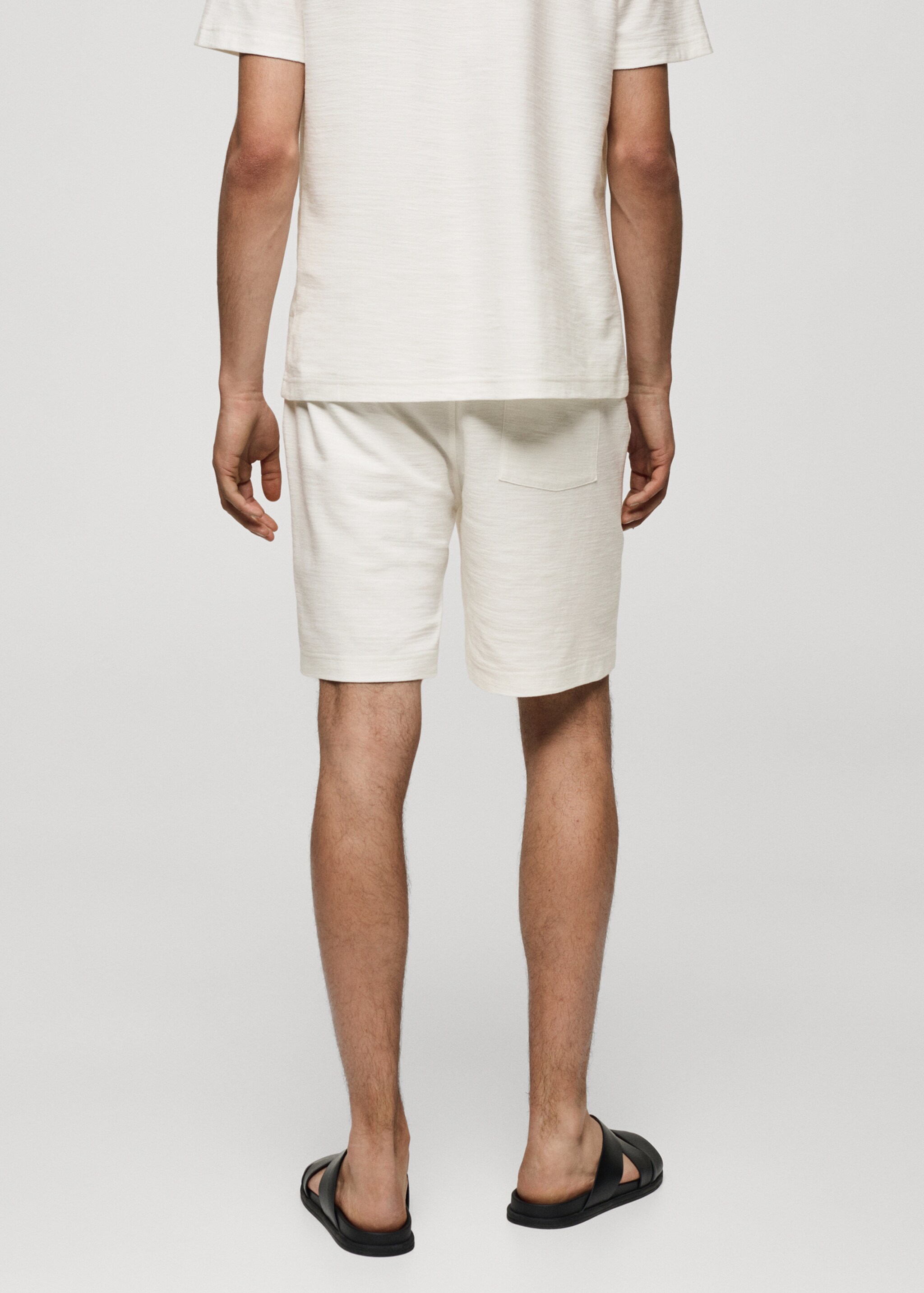 Baumwoll-Bermudashorts mit Kordelzug - Rückseite des Artikels