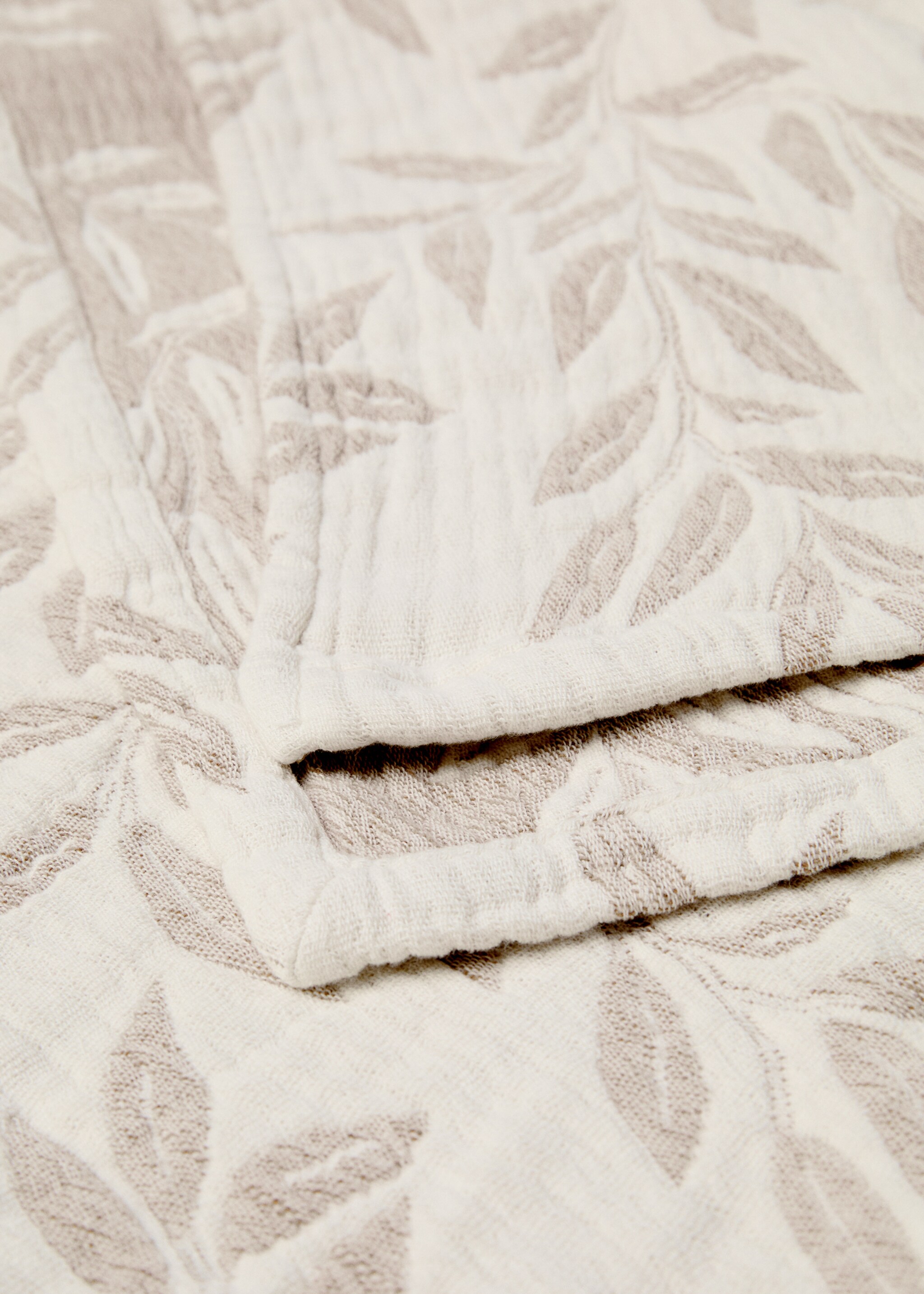 100% cotton floral-print quilt - Details of the article 1, Beige. Ref: 77090619-00.