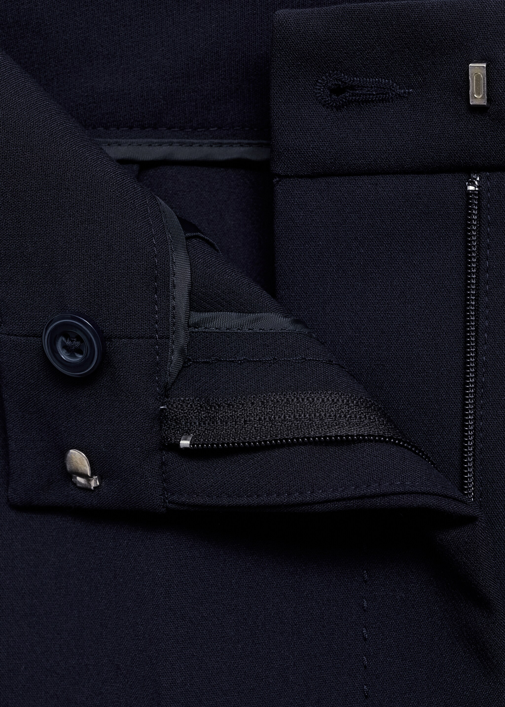 Gerade Bundfaltenhose - Detail des Artikels 8, Dunkles Marineblau. Ref: 77090642-00.