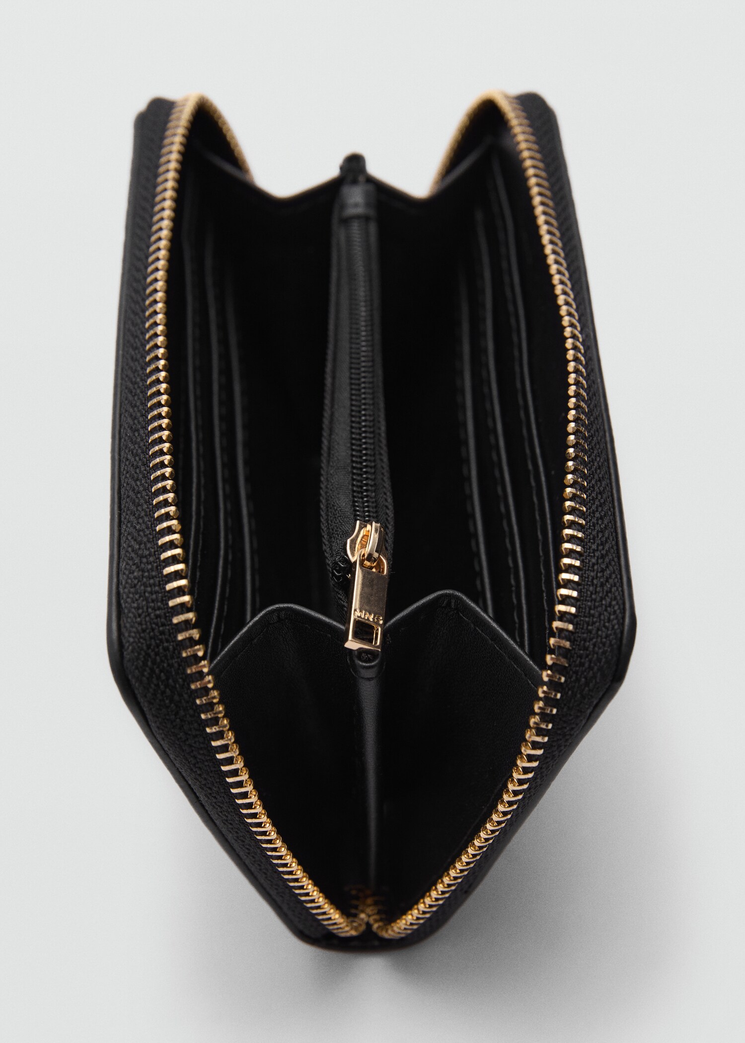 Crocodile-effect purse - Details of the article 1