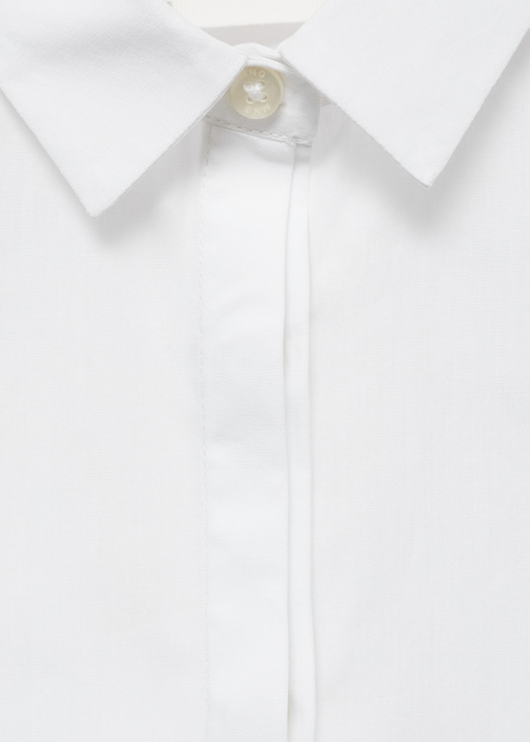 Camisa botón cuello - Detalle del artículo 8, Blanco. Ref: 77091506-00.