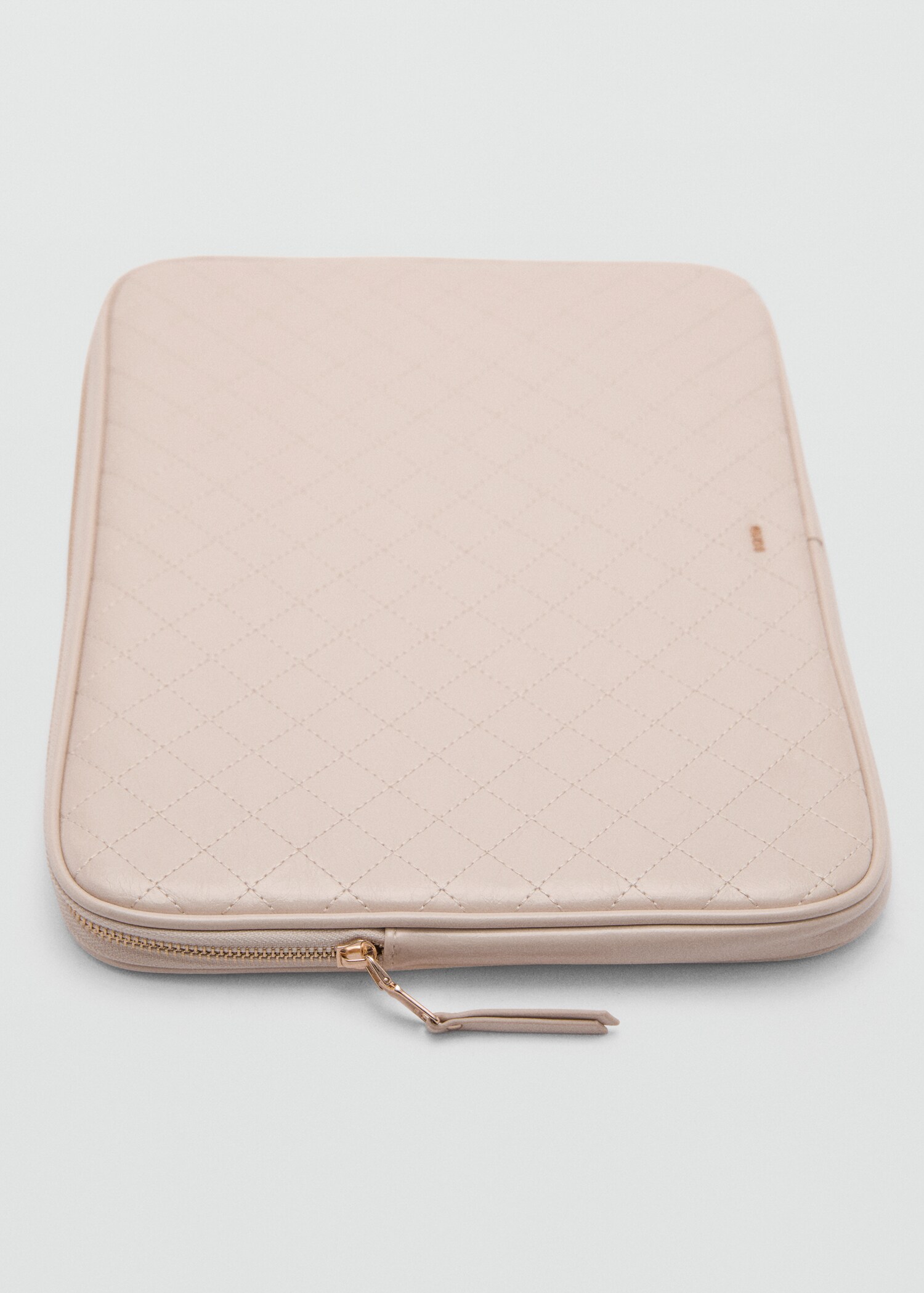 Cover with decorative stitching - Medium plane
