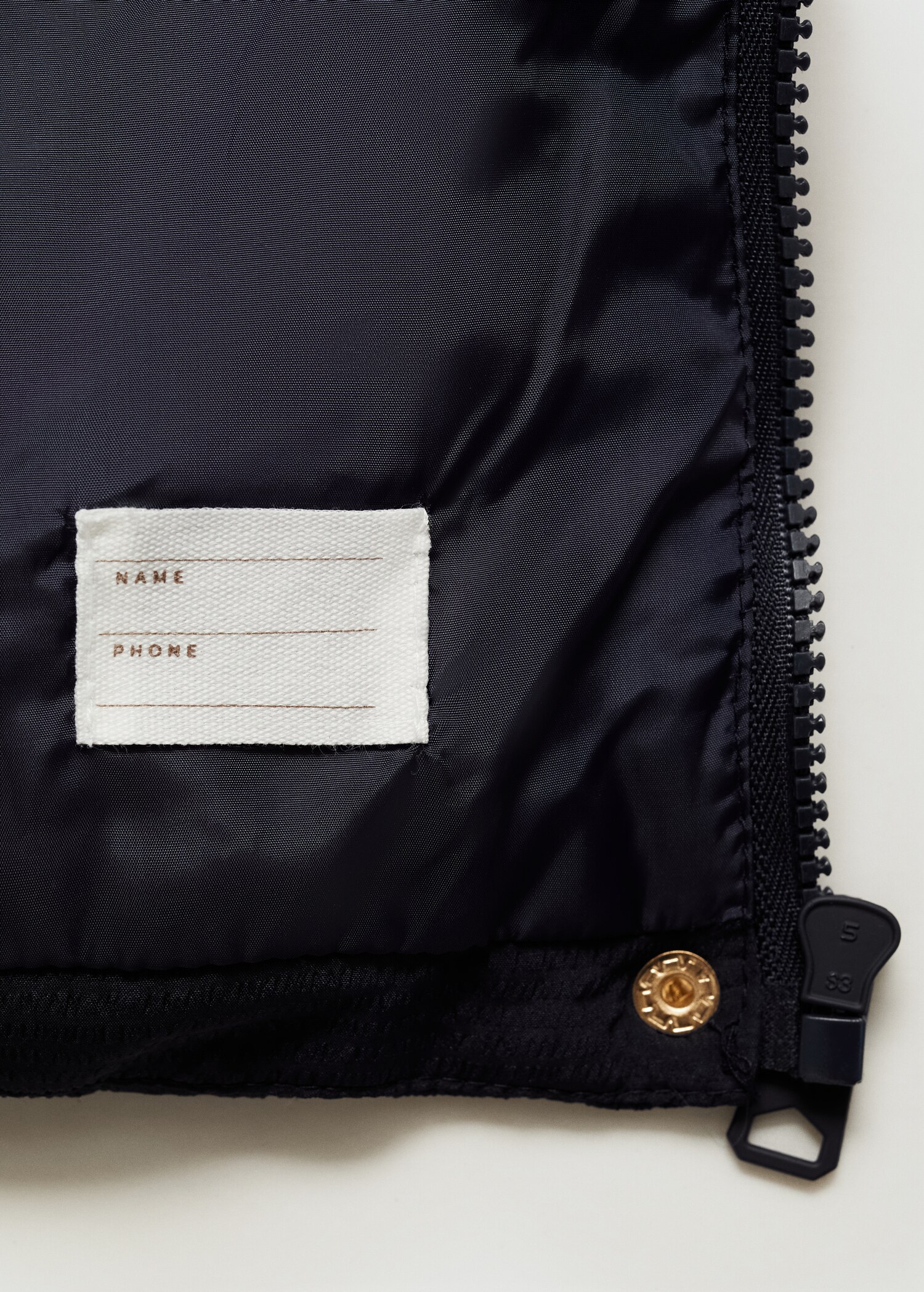 Quilted vest with hood - Details of the article 0