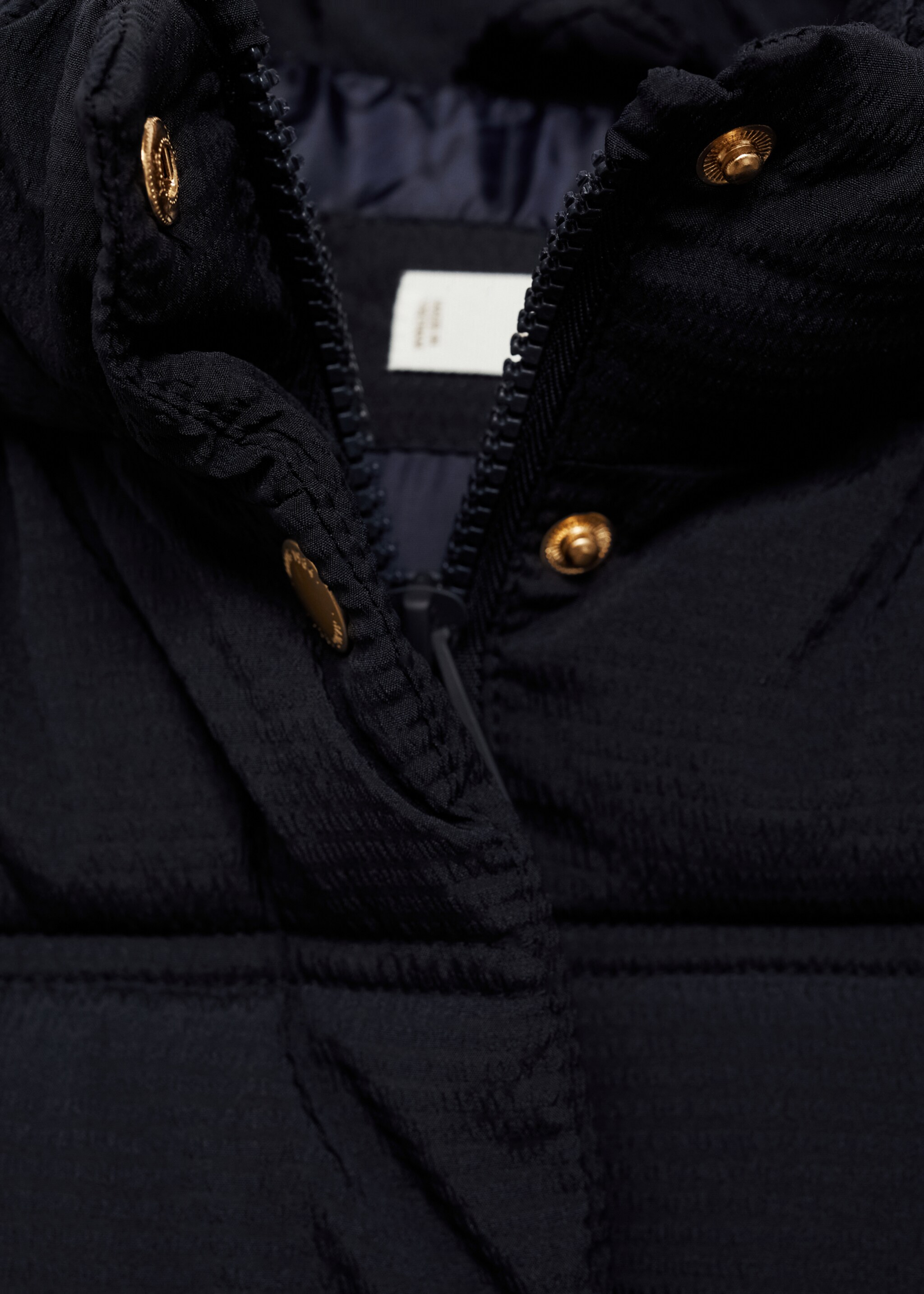 Quilted vest with hood - Details of the article 8, Dark Navy. Ref: 77092539-00.