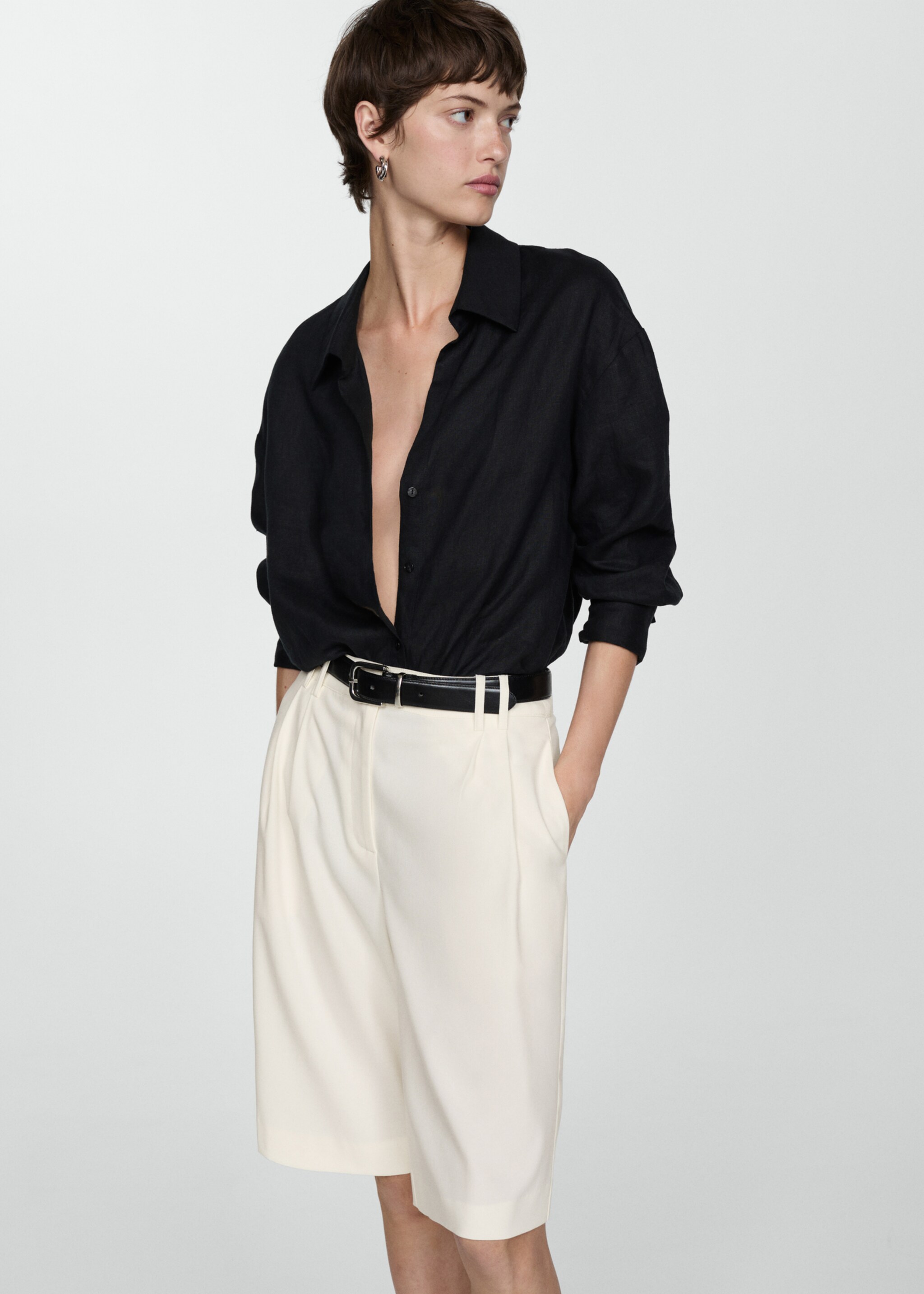 Straight-fit high-waist bermuda shorts - Medium plane, Ecru. Ref: 77092912-00.