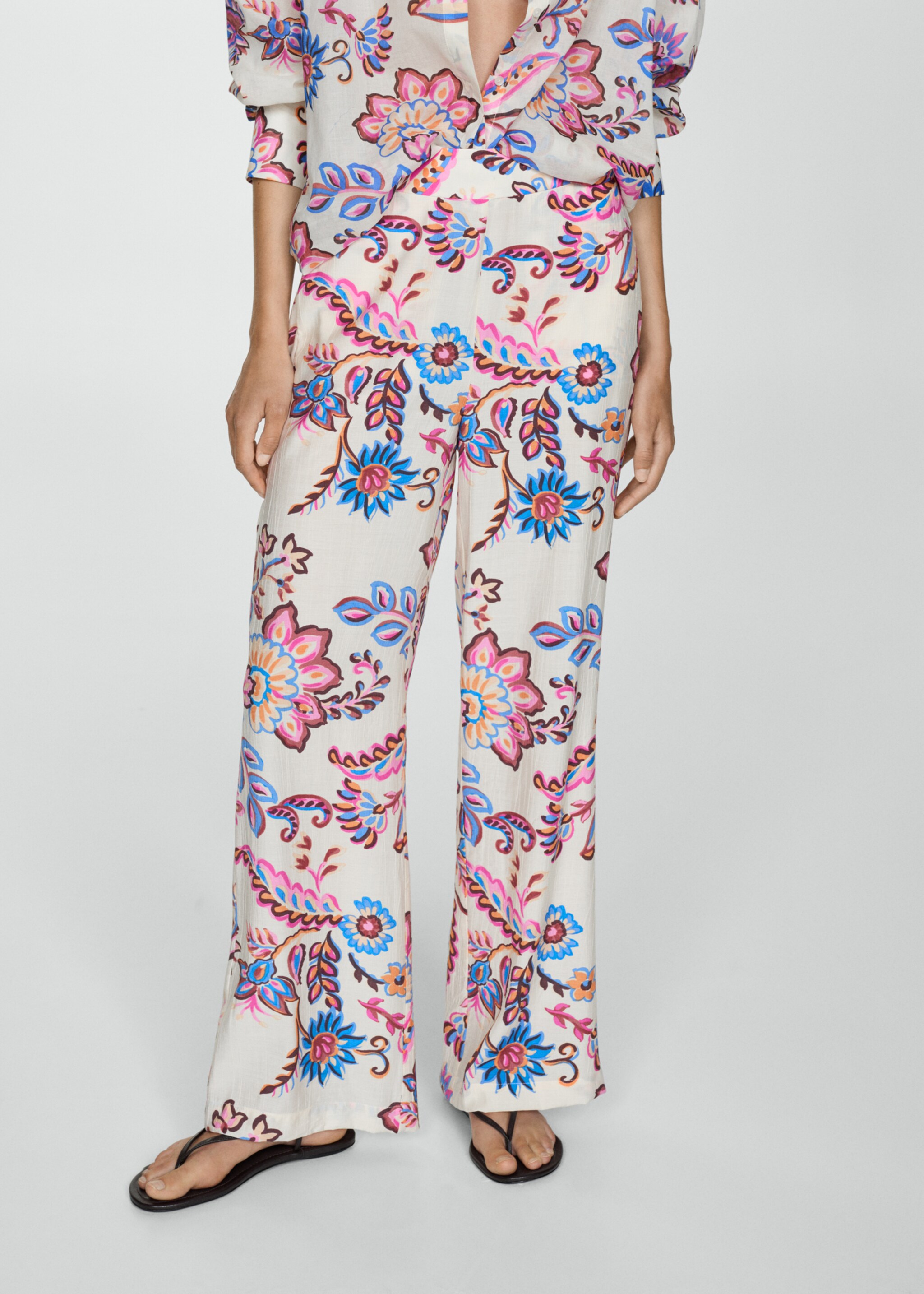 Pantalon droit imprimé fleuri - Plan moyen