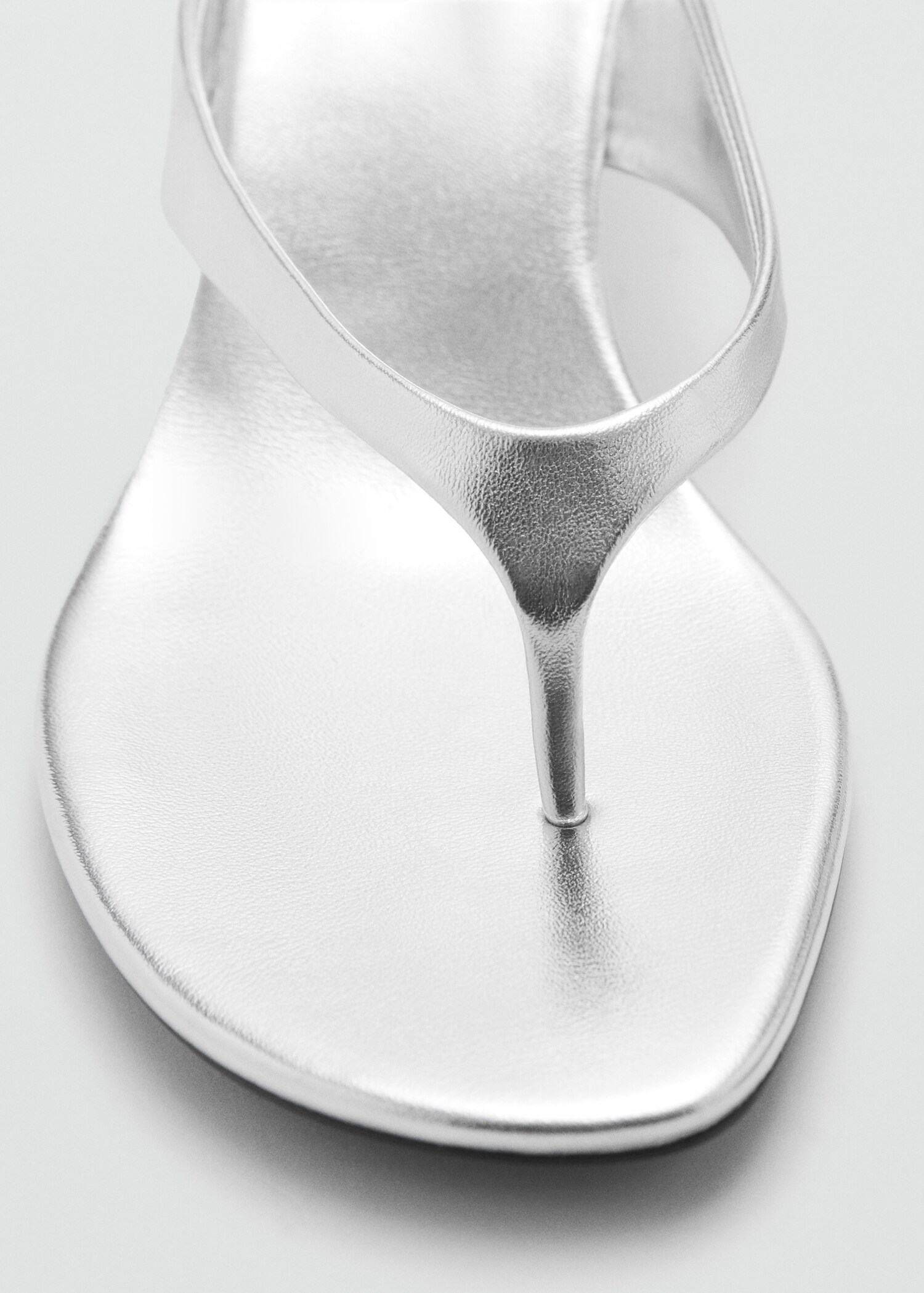 Sandal med metalliserad klack - Detaljer om artikeln 2