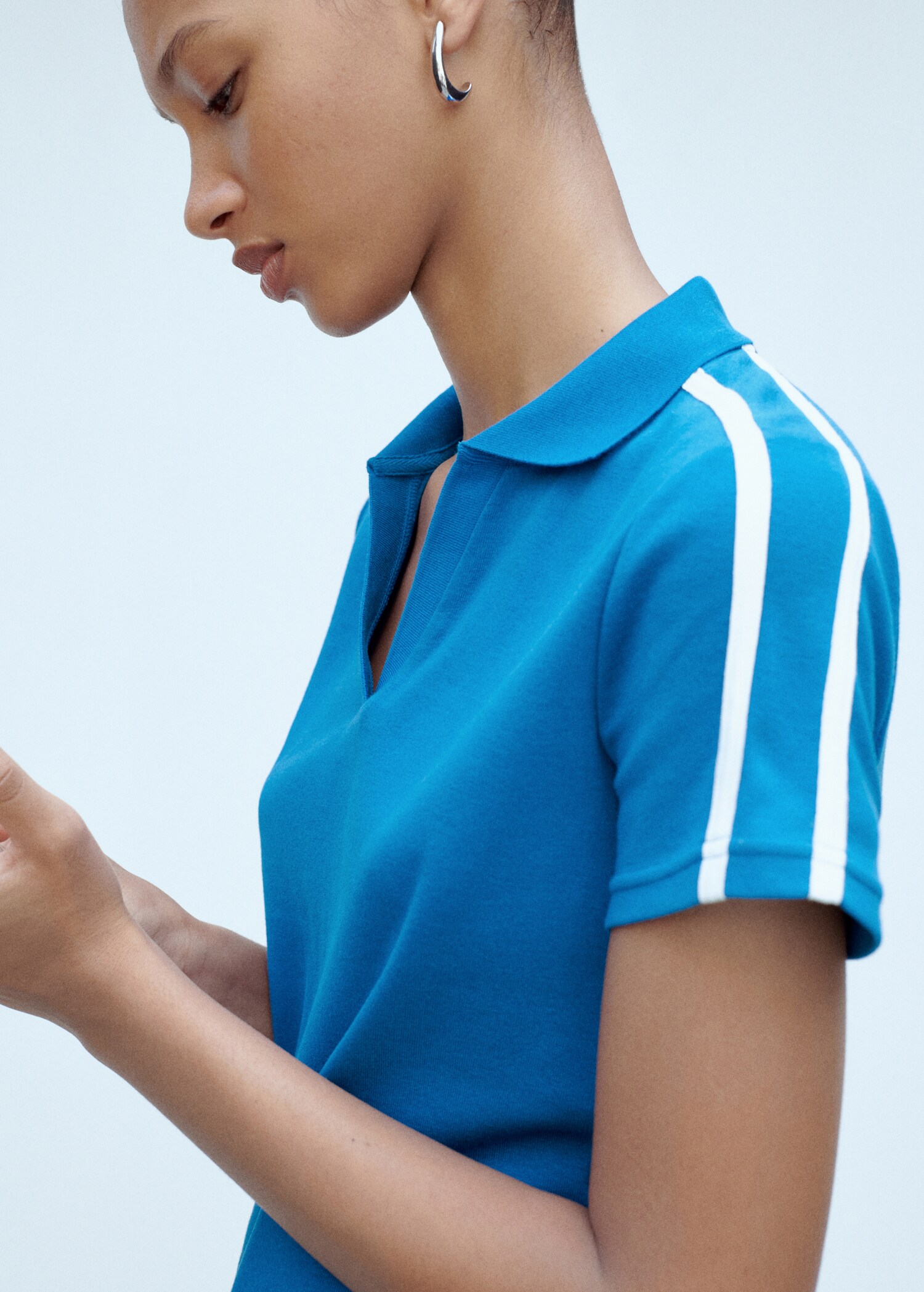 Contrasting stripes cotton polo shirt - Details of the article 1