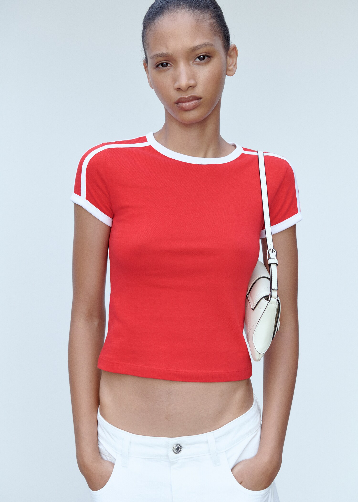 Strick-T-Shirt mit Kontrastabschlüssen - Detail des Artikels 2