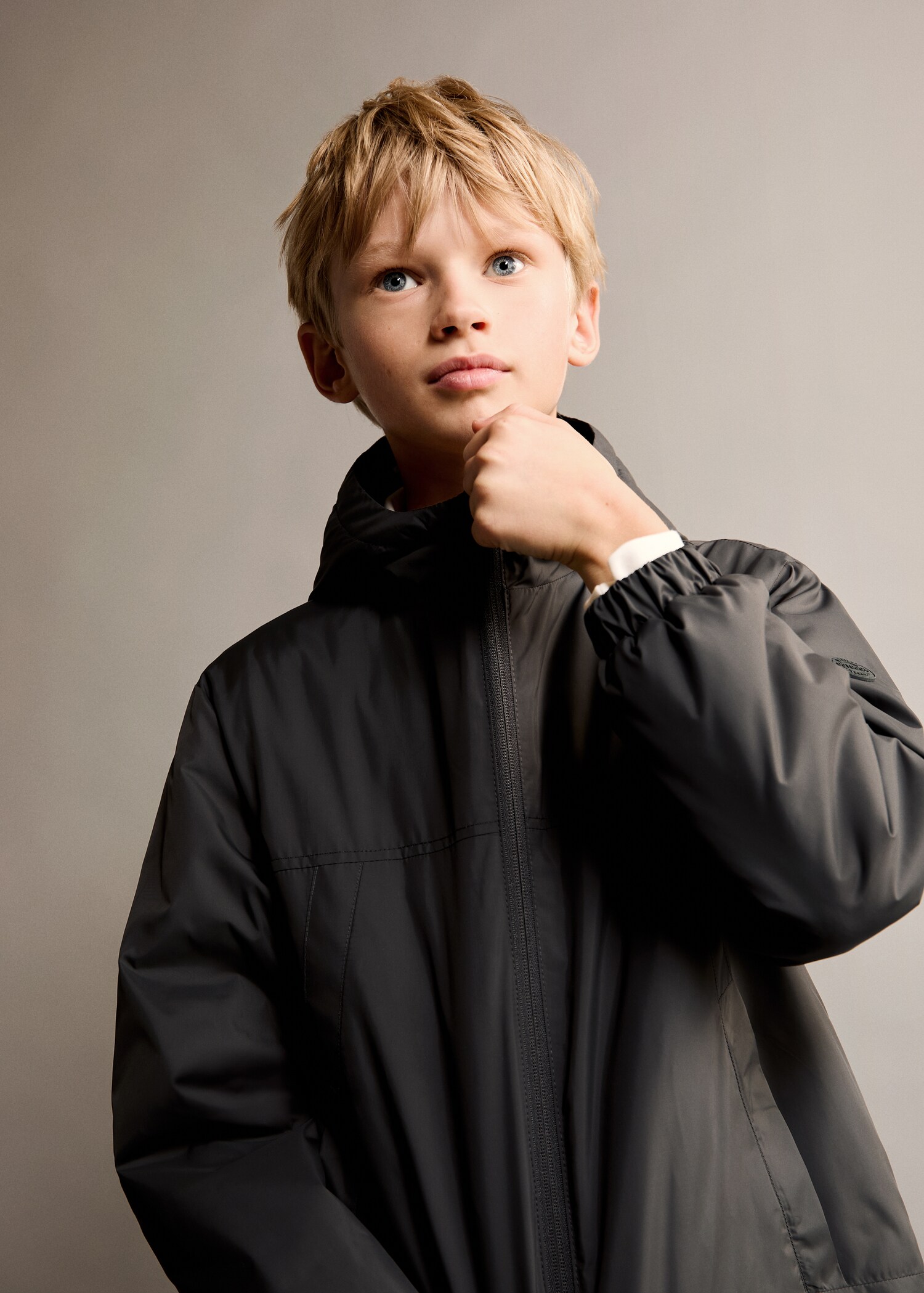 Hooded coat - Details of the article 1