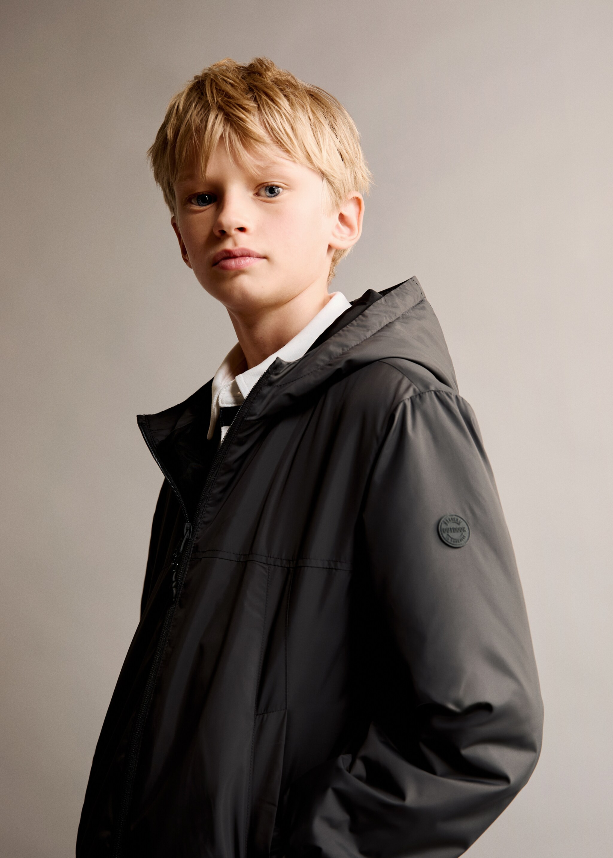 Hooded coat - Details of the article 2, Charcoal. Ref: 77093265-00.