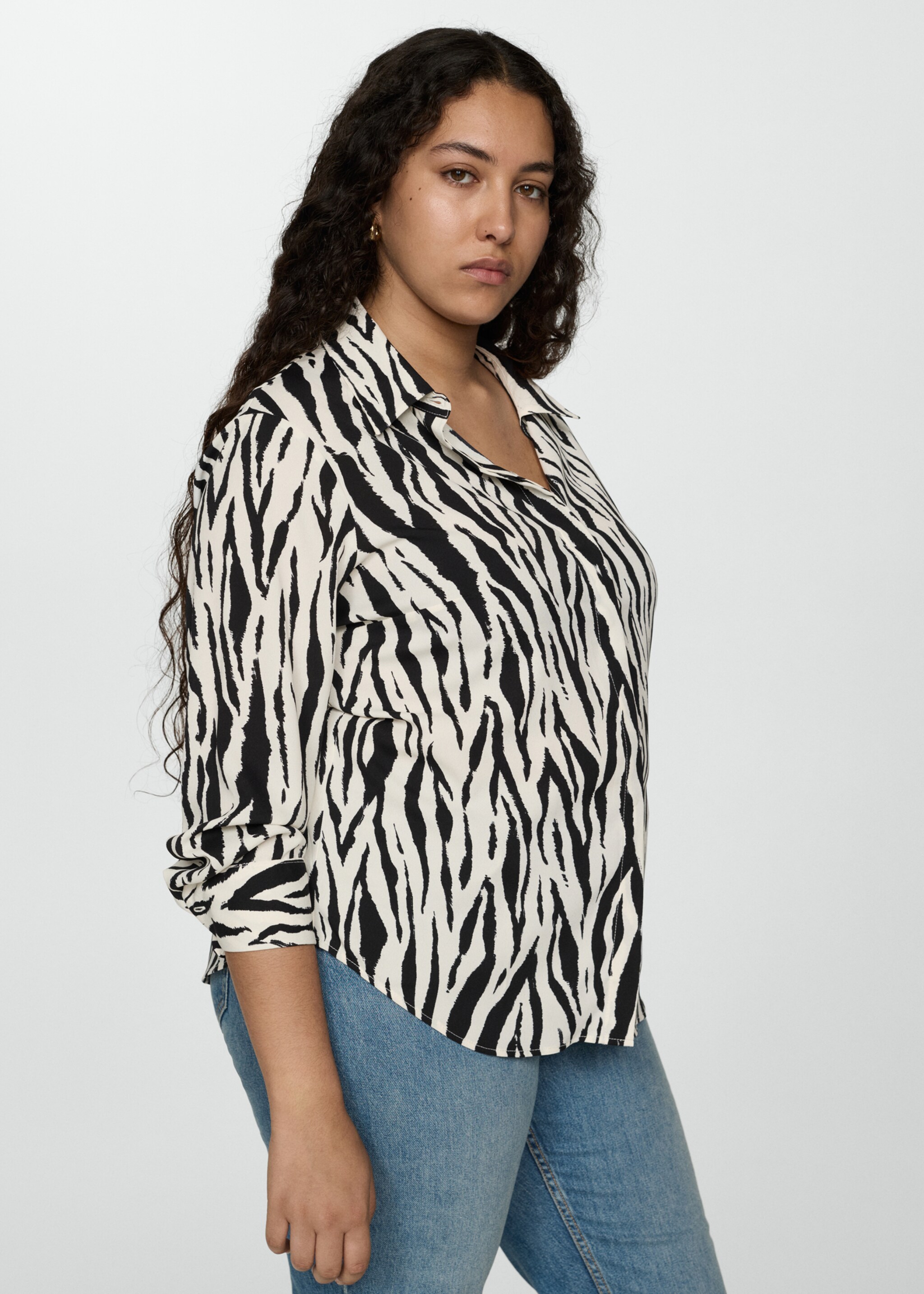 Printed flowy shirt - Details of the article 5, Ecru. Ref: 77093267-00.