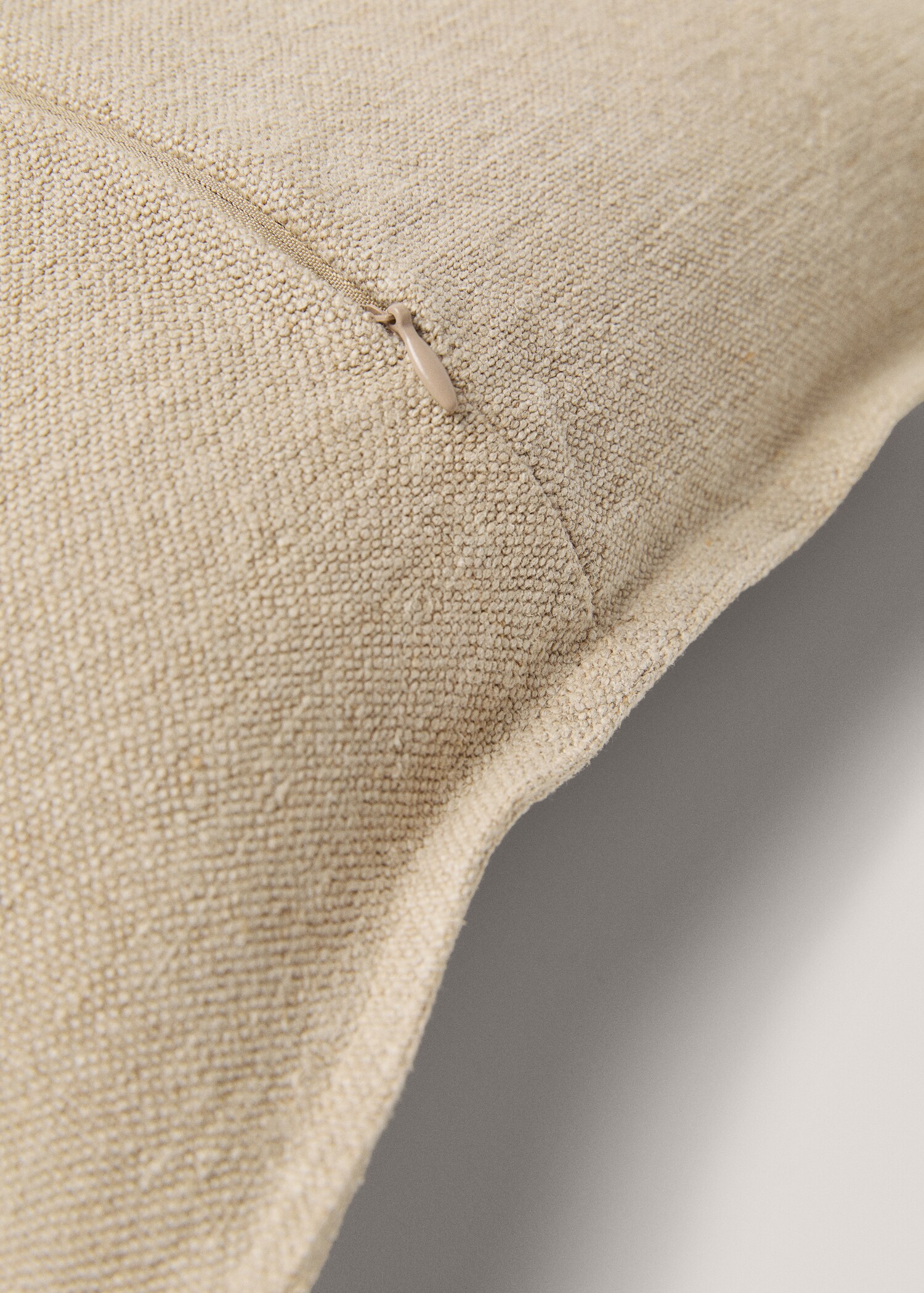 Linen stitched cushion cover 60x60cm - Details of the article 4