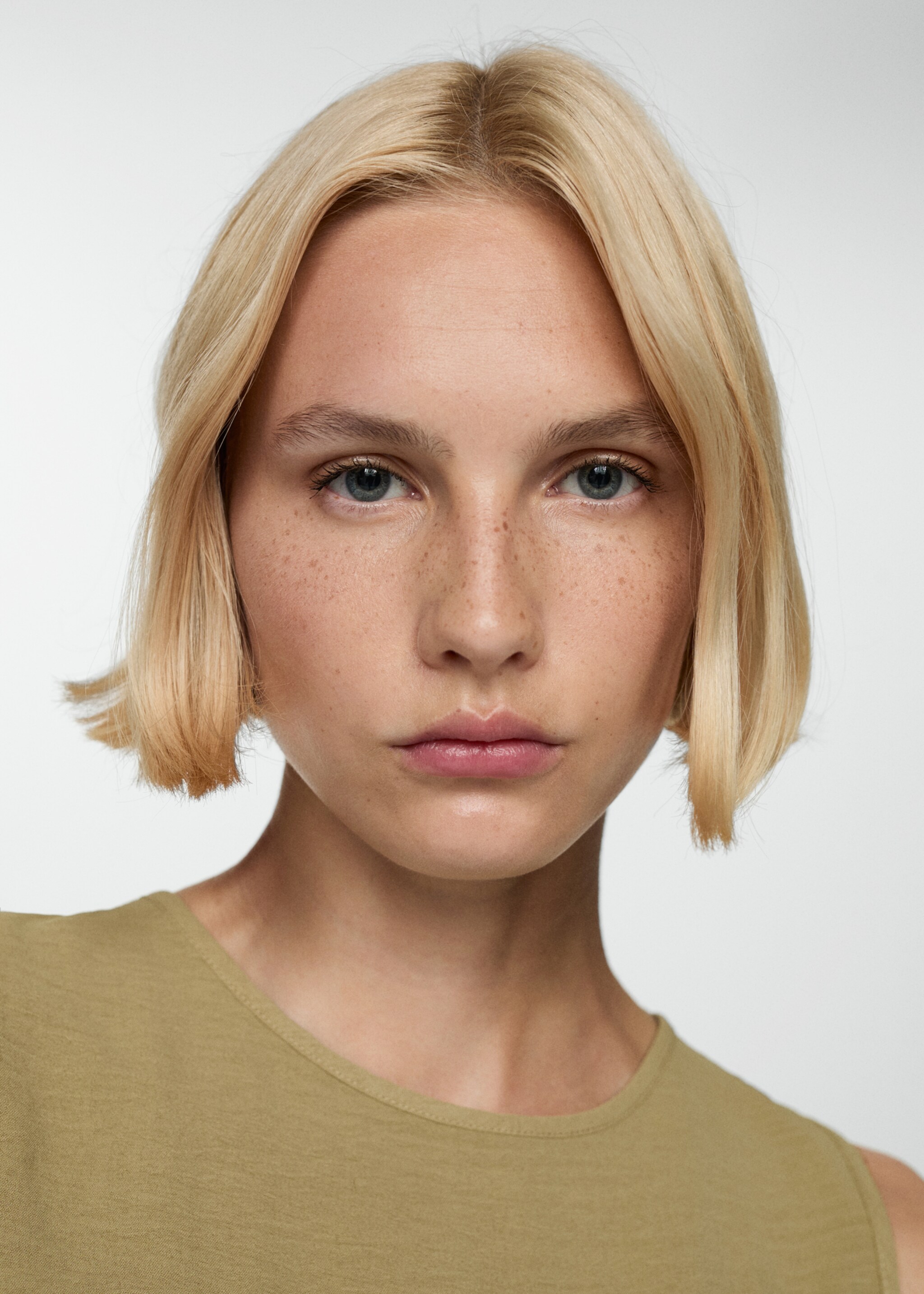 Textured top with knot detail - Details of the article 1, Khaki. Ref: 77094011-00.