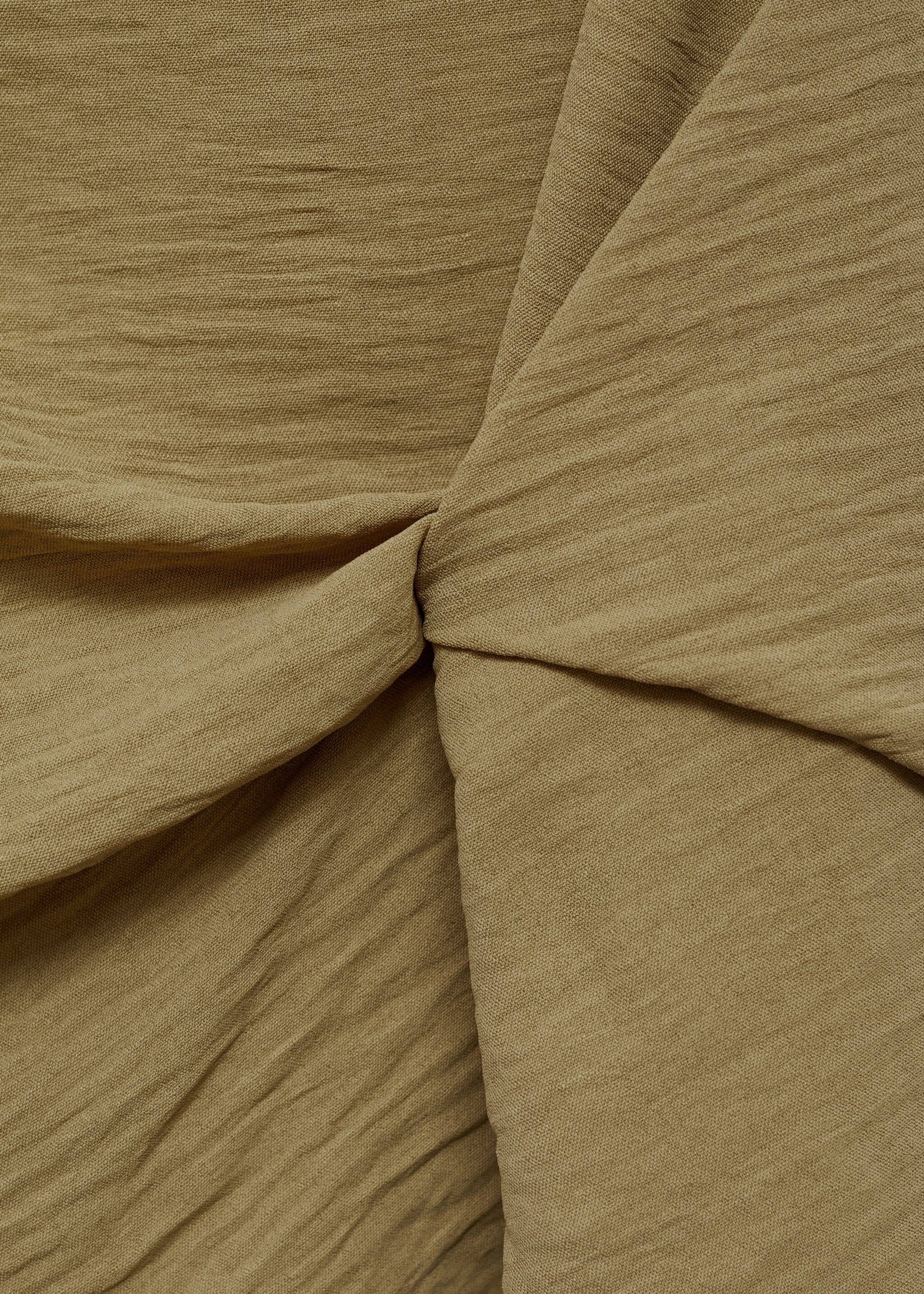 Textured top with knot detail - Details of the article 8, Khaki. Ref: 77094011-00.