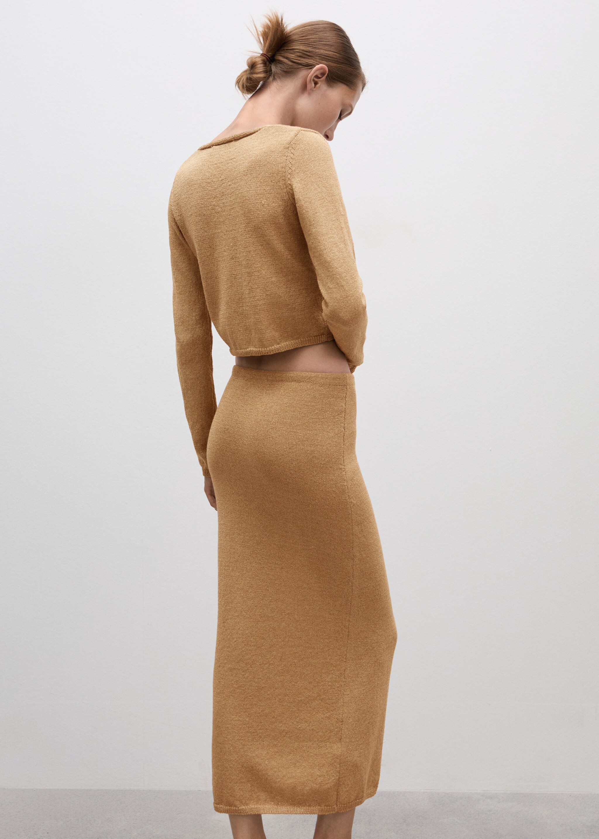 Long knitted skirt - Reverse of the article, Gold. Ref: 77094015-00.