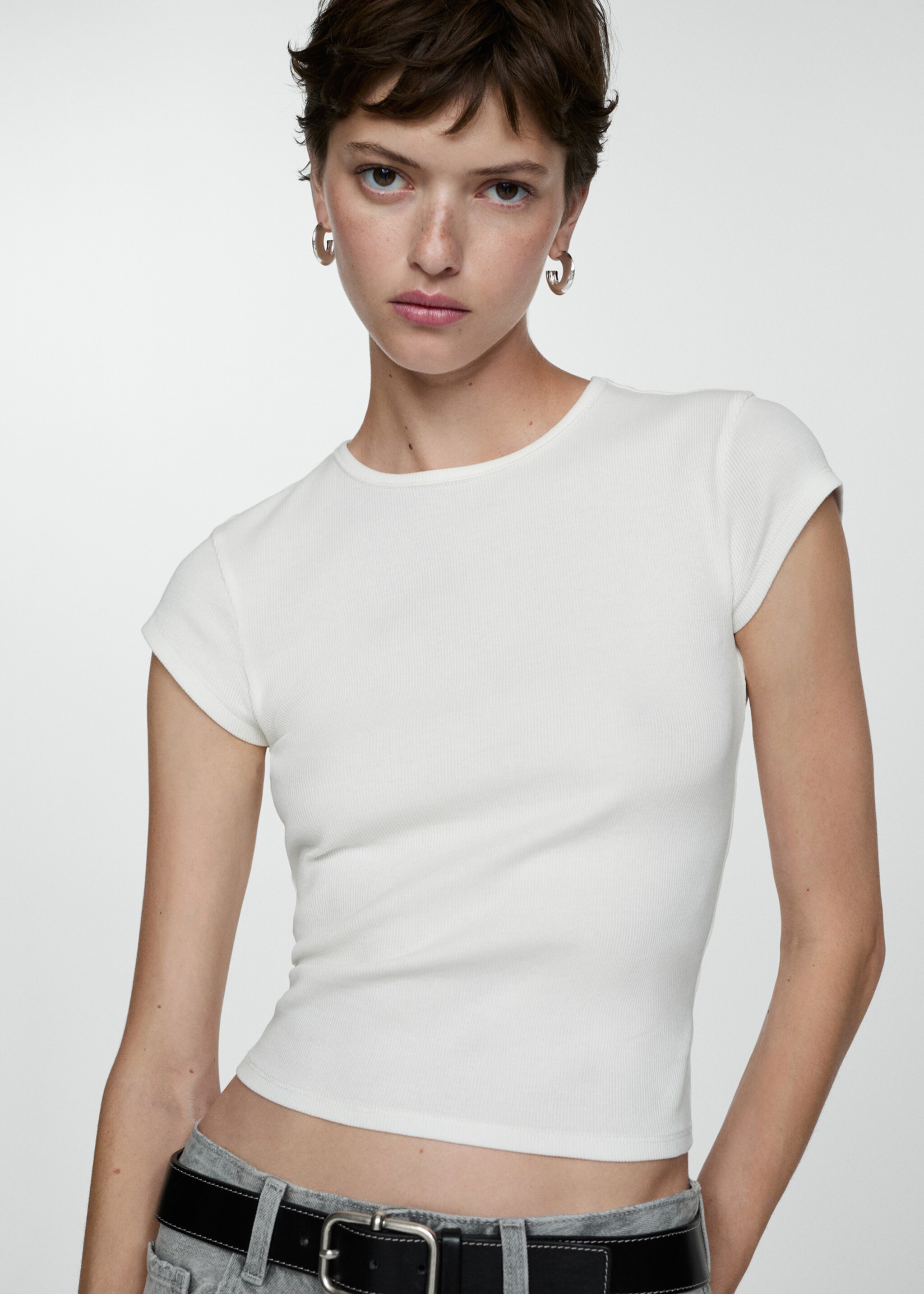 T-shirt manches courtes maille - Plan moyen, Blanc. Ref: 77094026-00.