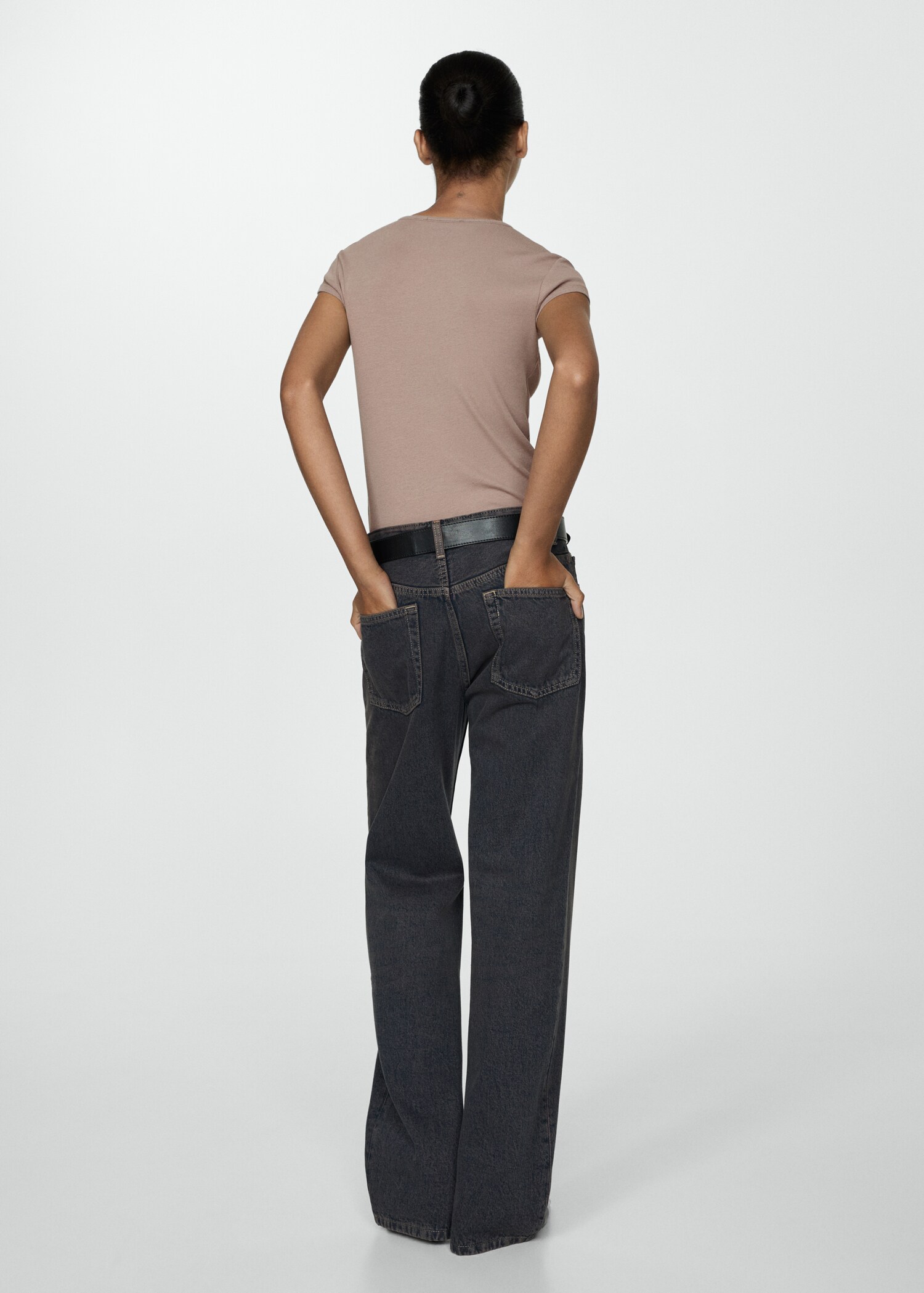 Short sleeve knitted t-shirt - Reverse of the article