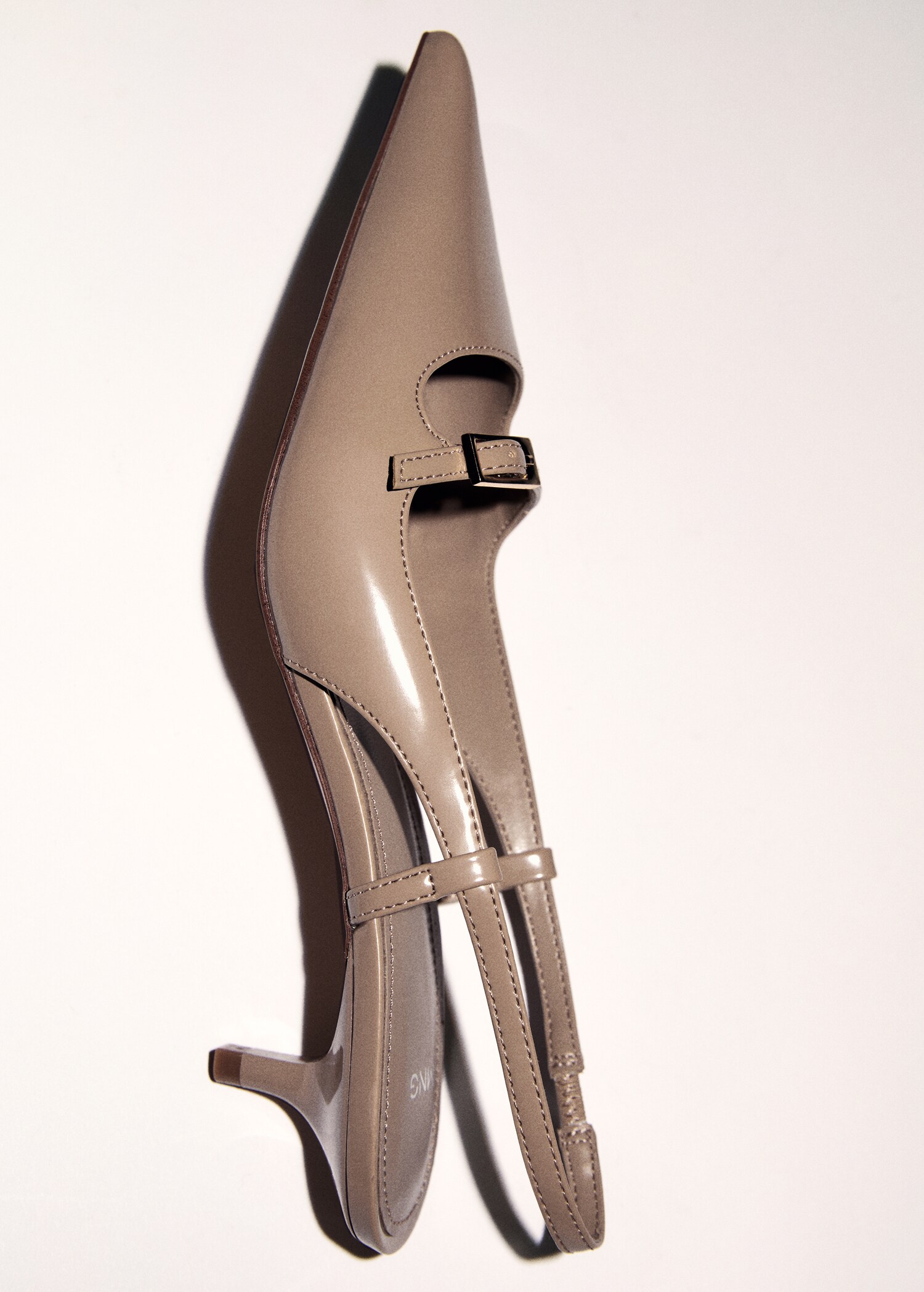 Slingback heeled shoes with buckle - Details of the article 5