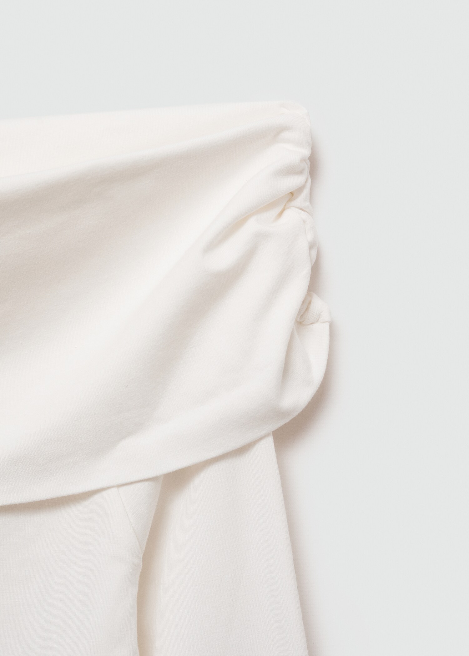 Off-shoulder T-shirt - Details of the article 8