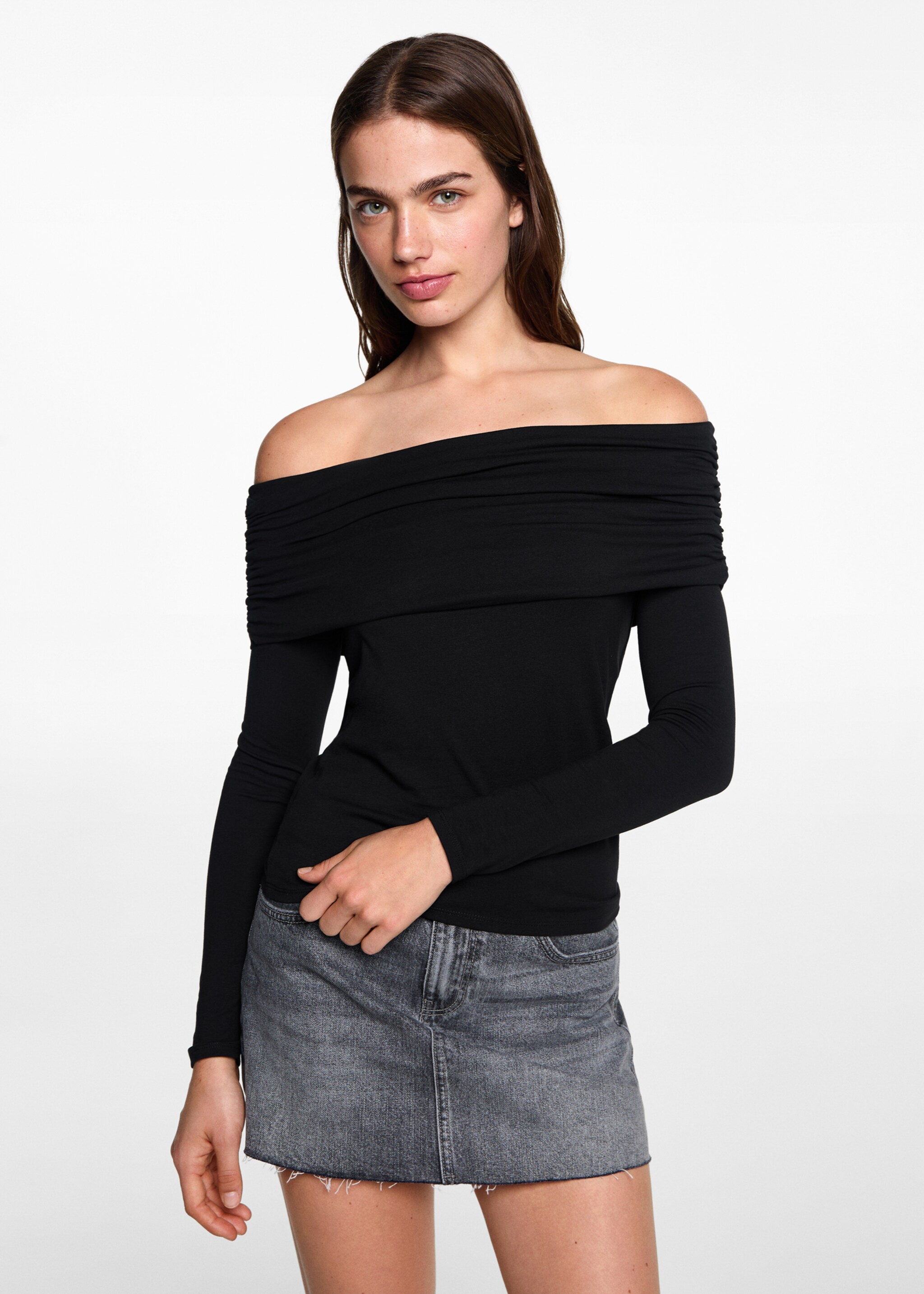 Off-shoulder T-shirt - Medium plane, Black. Ref: 77094040-00.