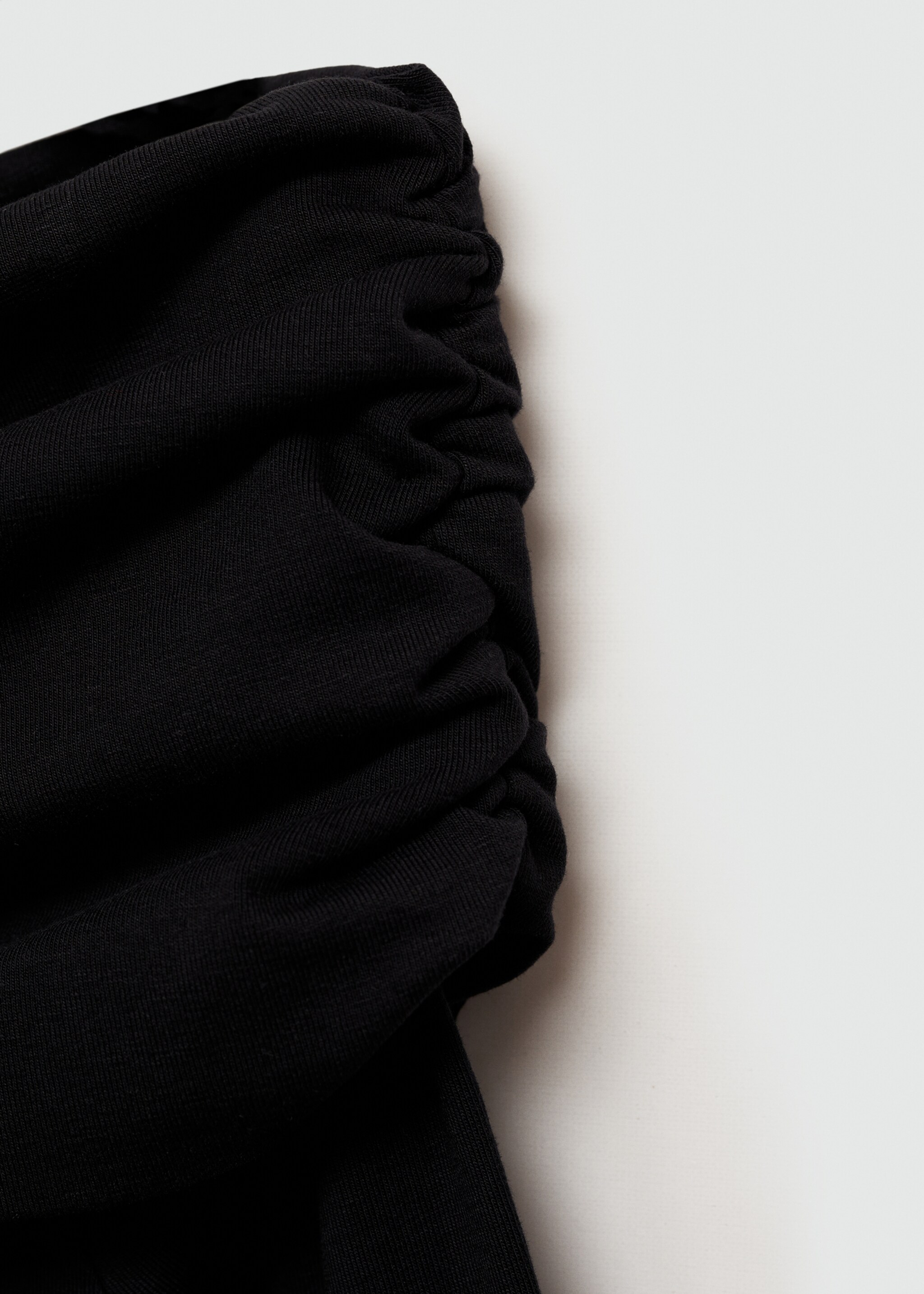 Off-shoulder T-shirt - Details of the article 8, Black. Ref: 77094040-00.
