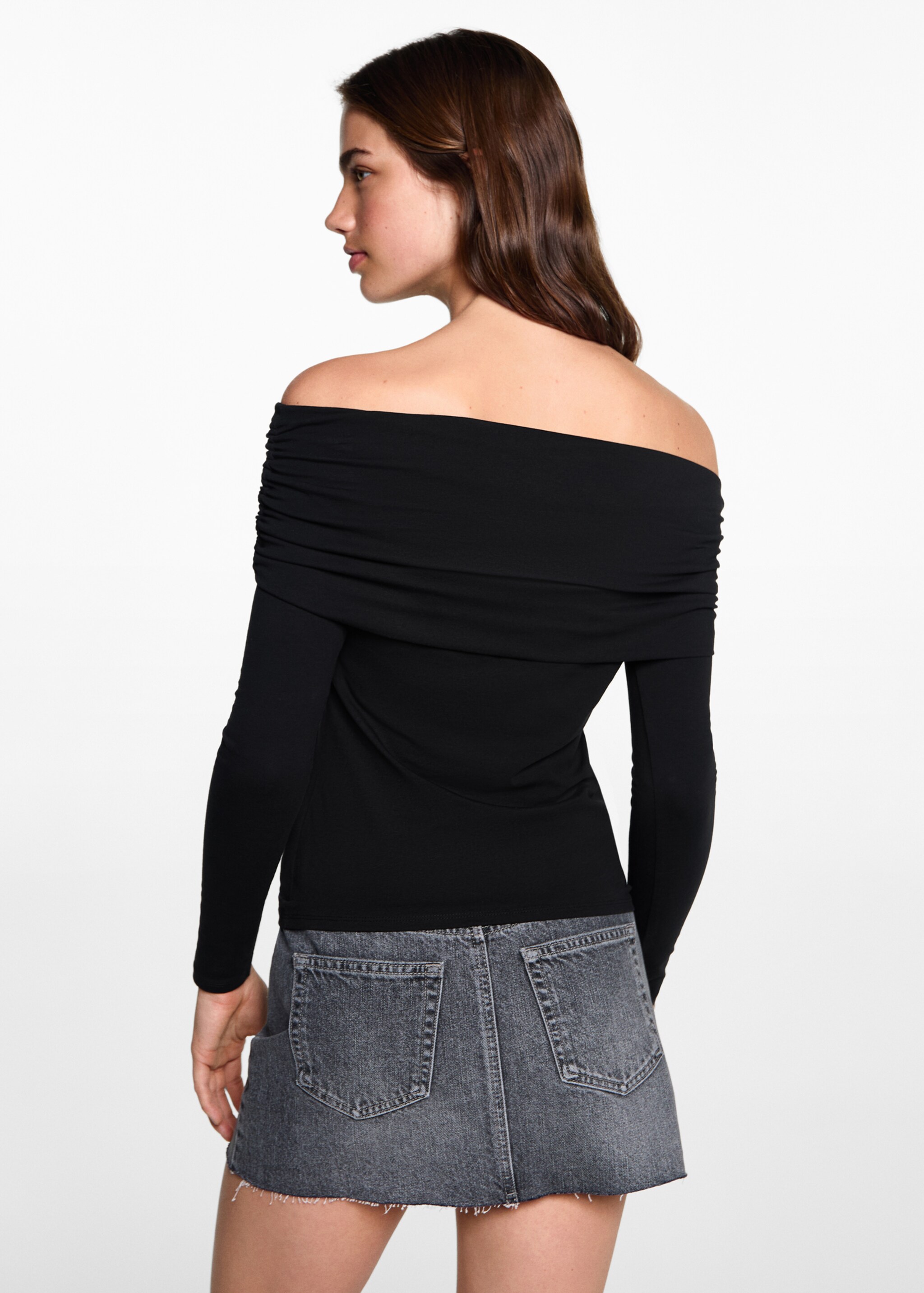 Off-shoulder T-shirt - Reverse of the article, Black. Ref: 77094040-00.