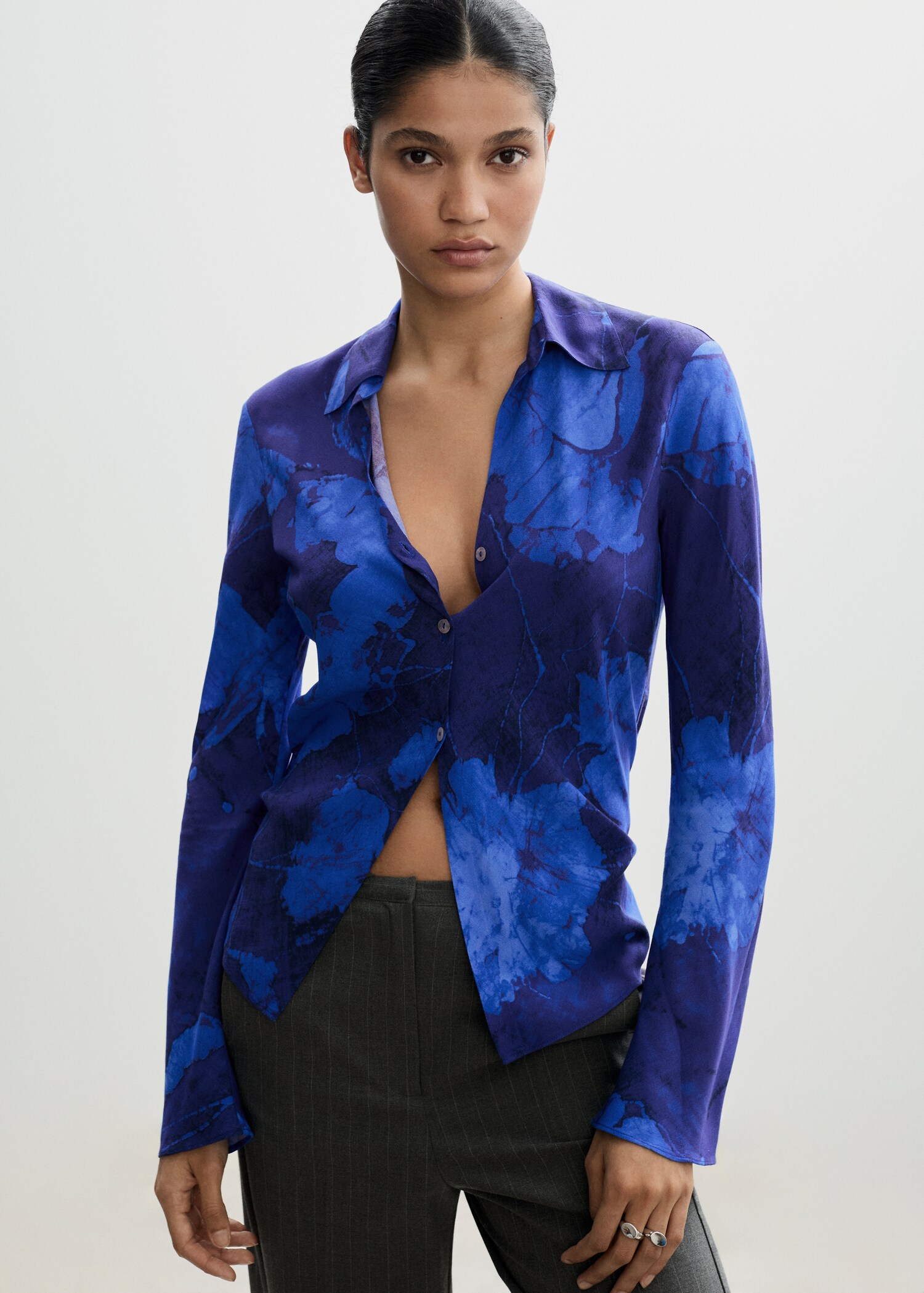 Chemise à imprimé à fleurs - Plan moyen