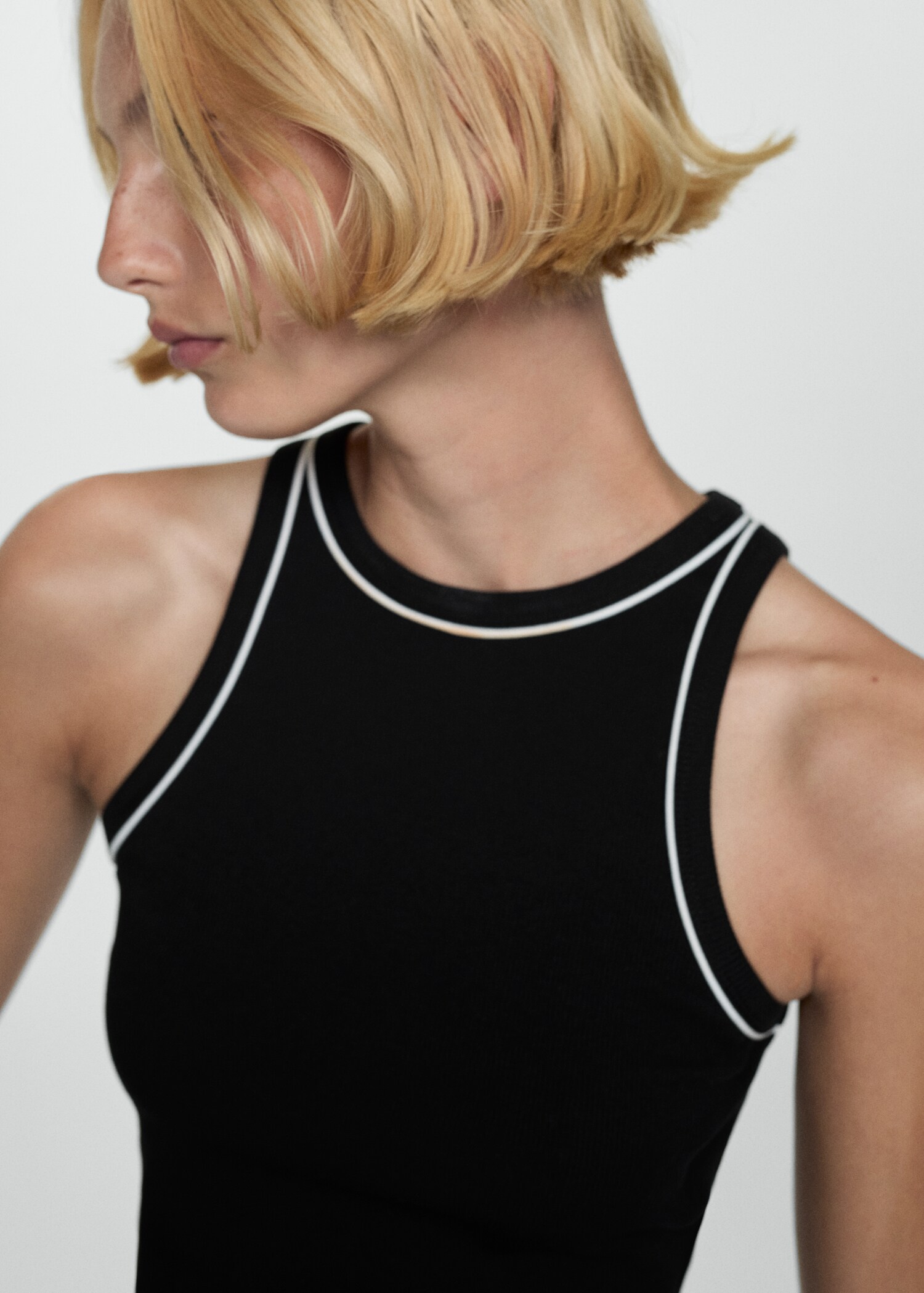 Cotton top with contrasting piping - Details of the article 1