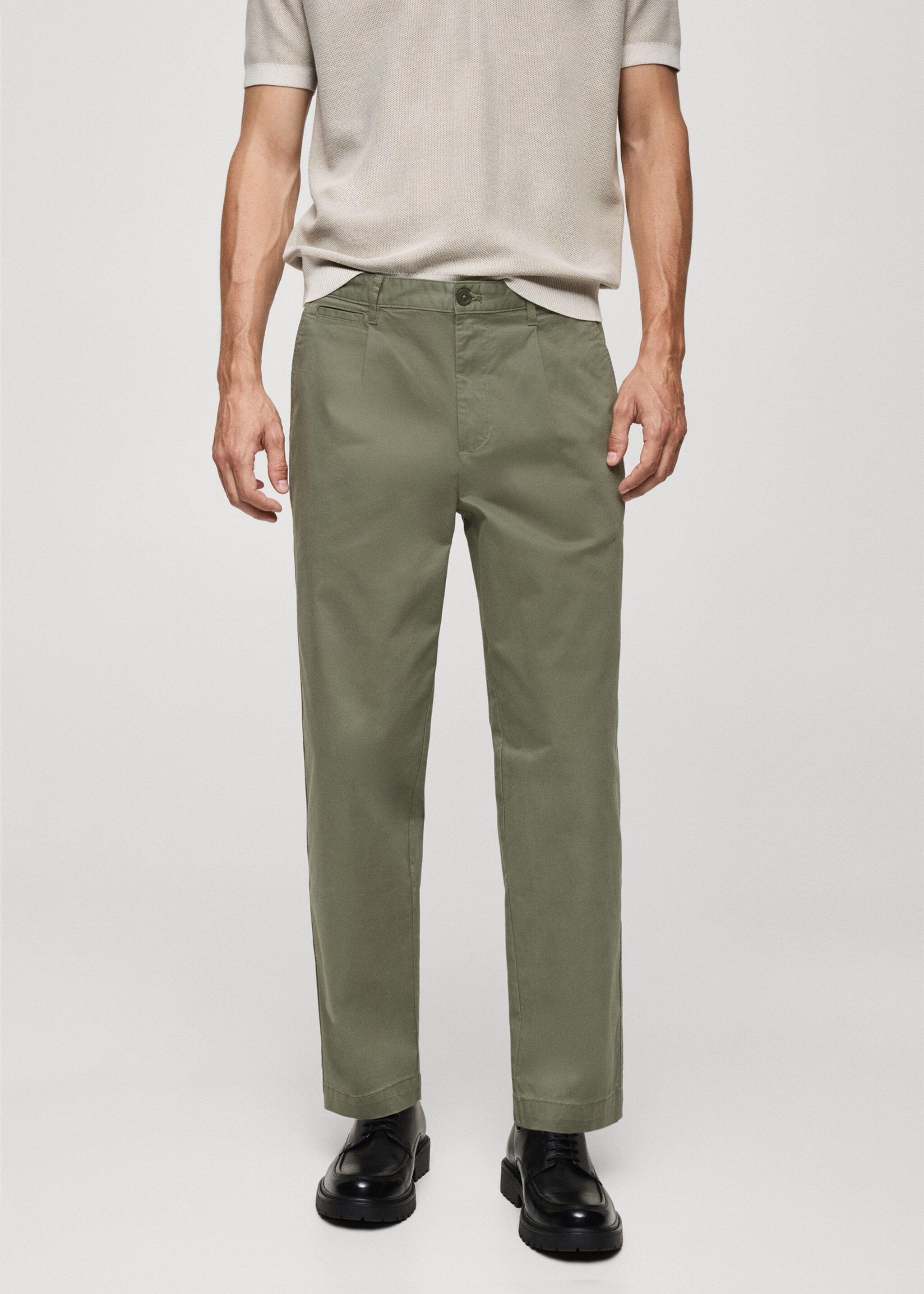 Pantaloni regular fit cotone pinces - Piano medio, Verde pastello. Ref: 77094432-00.