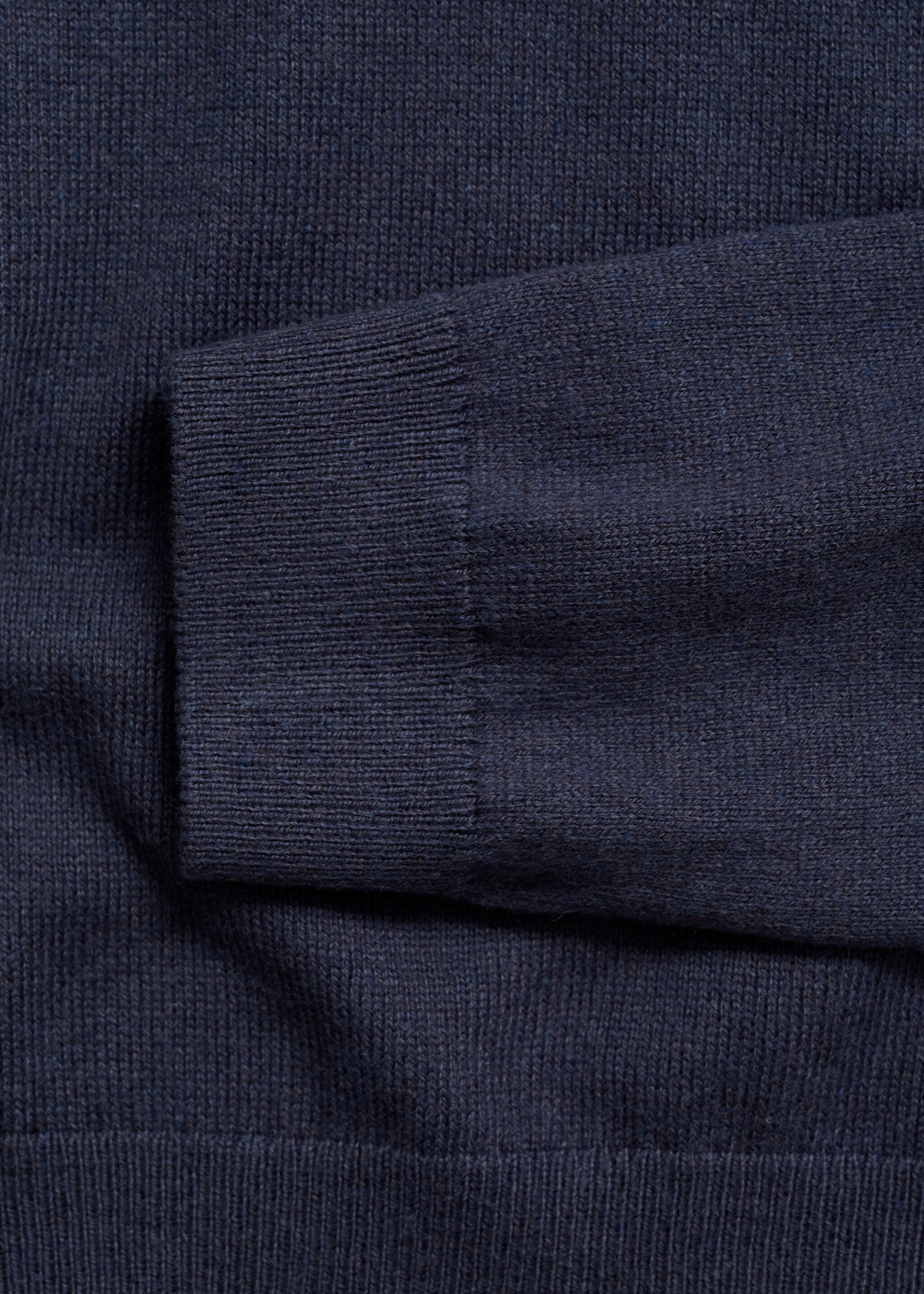 Pullover mit Polo-Kragen - Detail des Artikels 0, Dunkles Marineblau. Ref: 77094436-00.