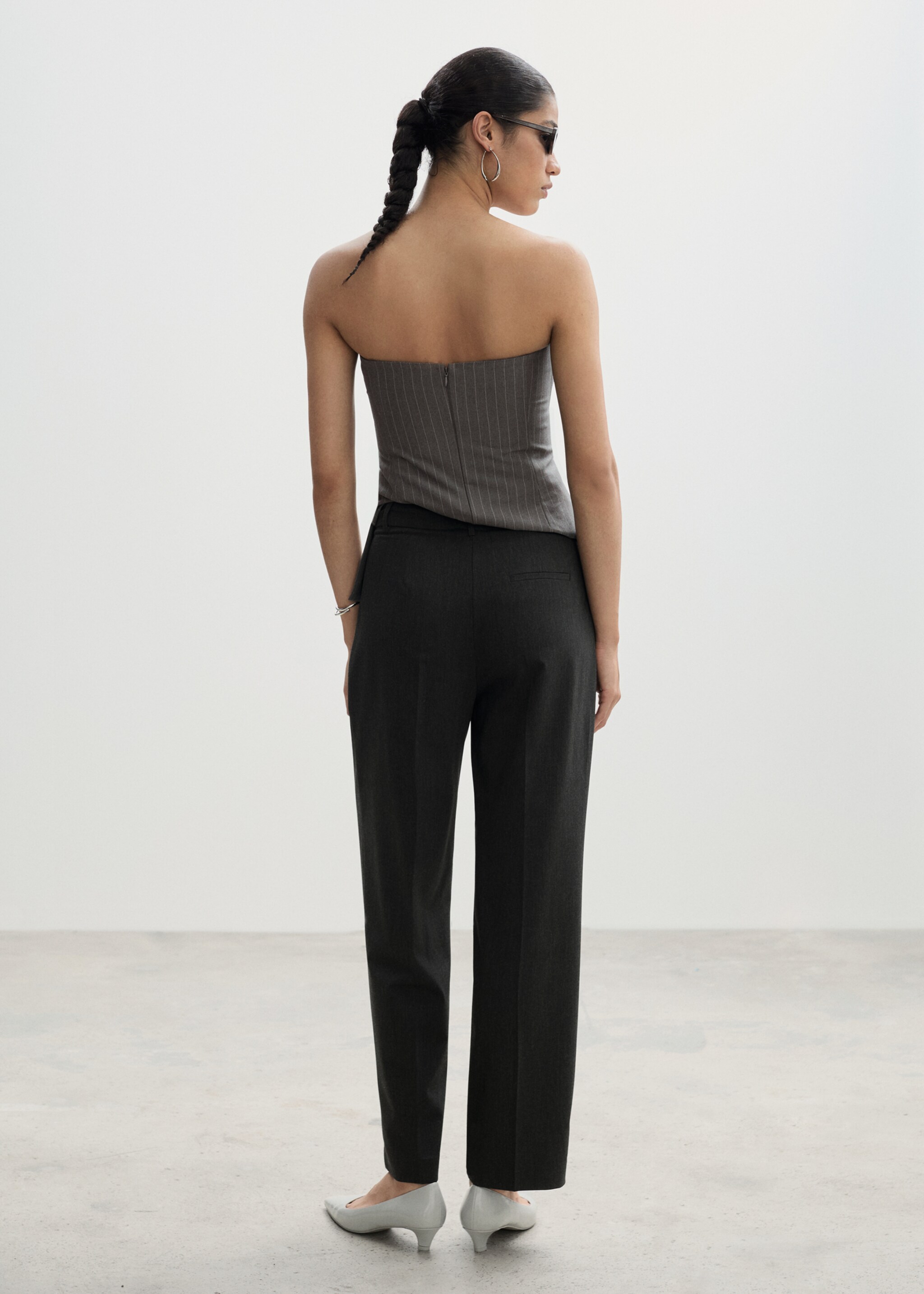Straight-fit pleated trousers - Reverse of the article, Grey. Ref: 77094438-00.