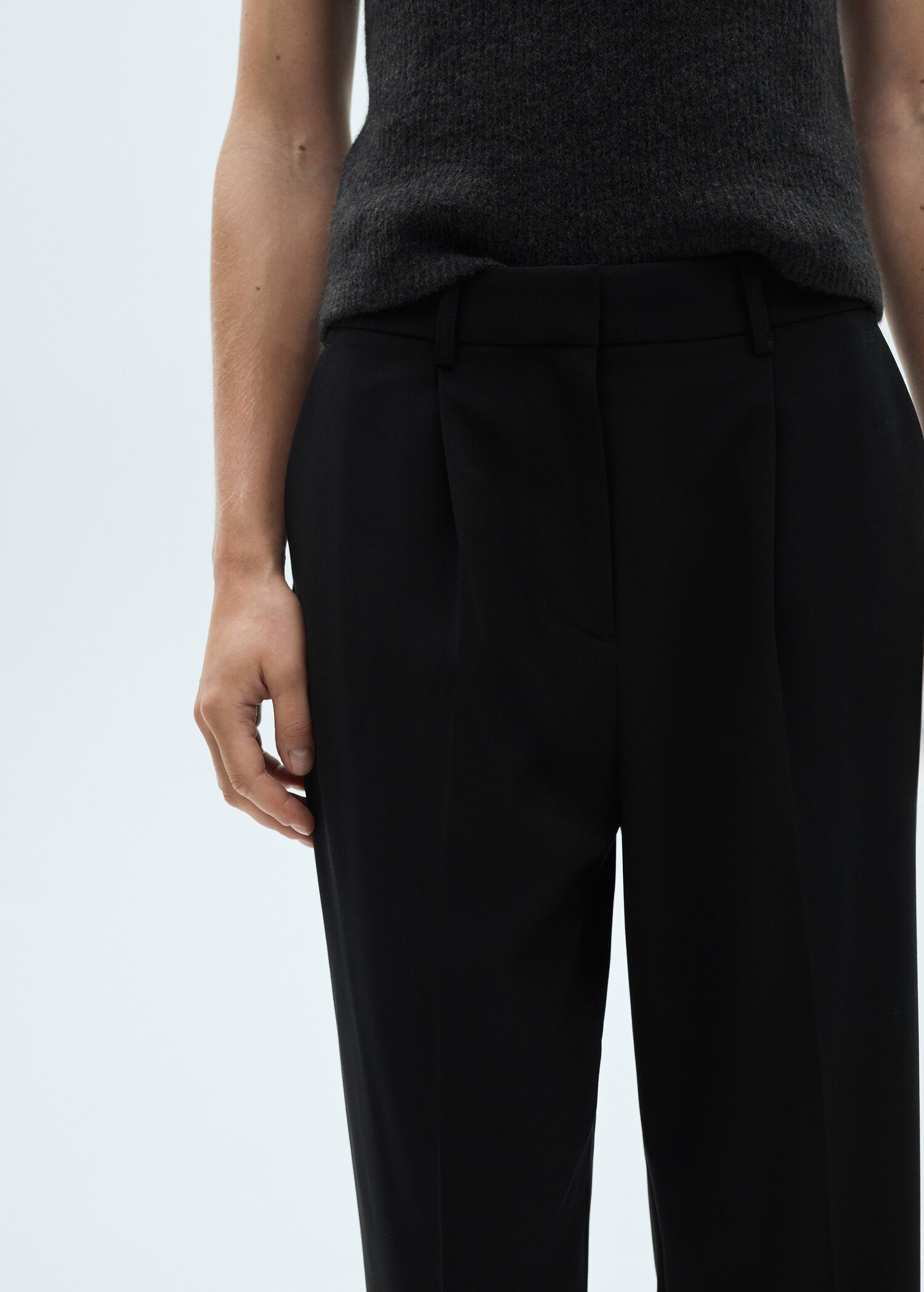 Straight-fit pleated trousers - Details of the article 1