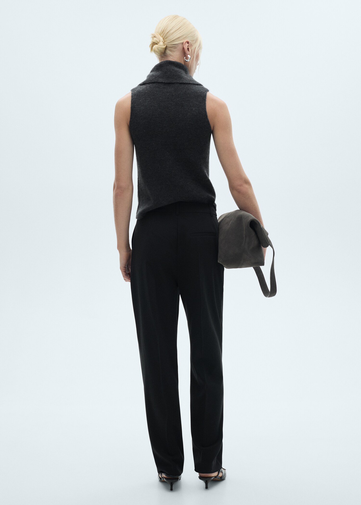 Straight-fit pleated trousers - Reverse of the article