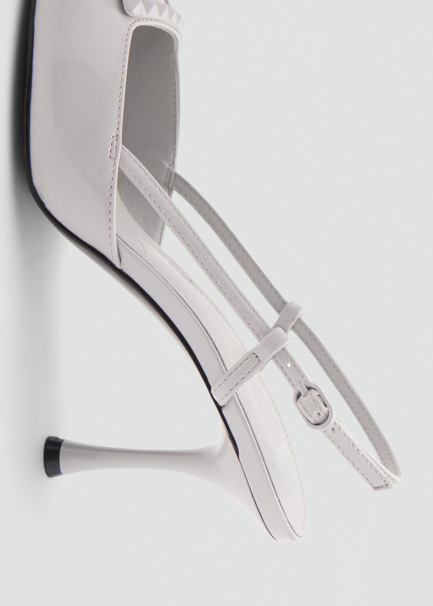 Chaussures vernies talon ouvertes à l’arrière - Détail de l'article 1