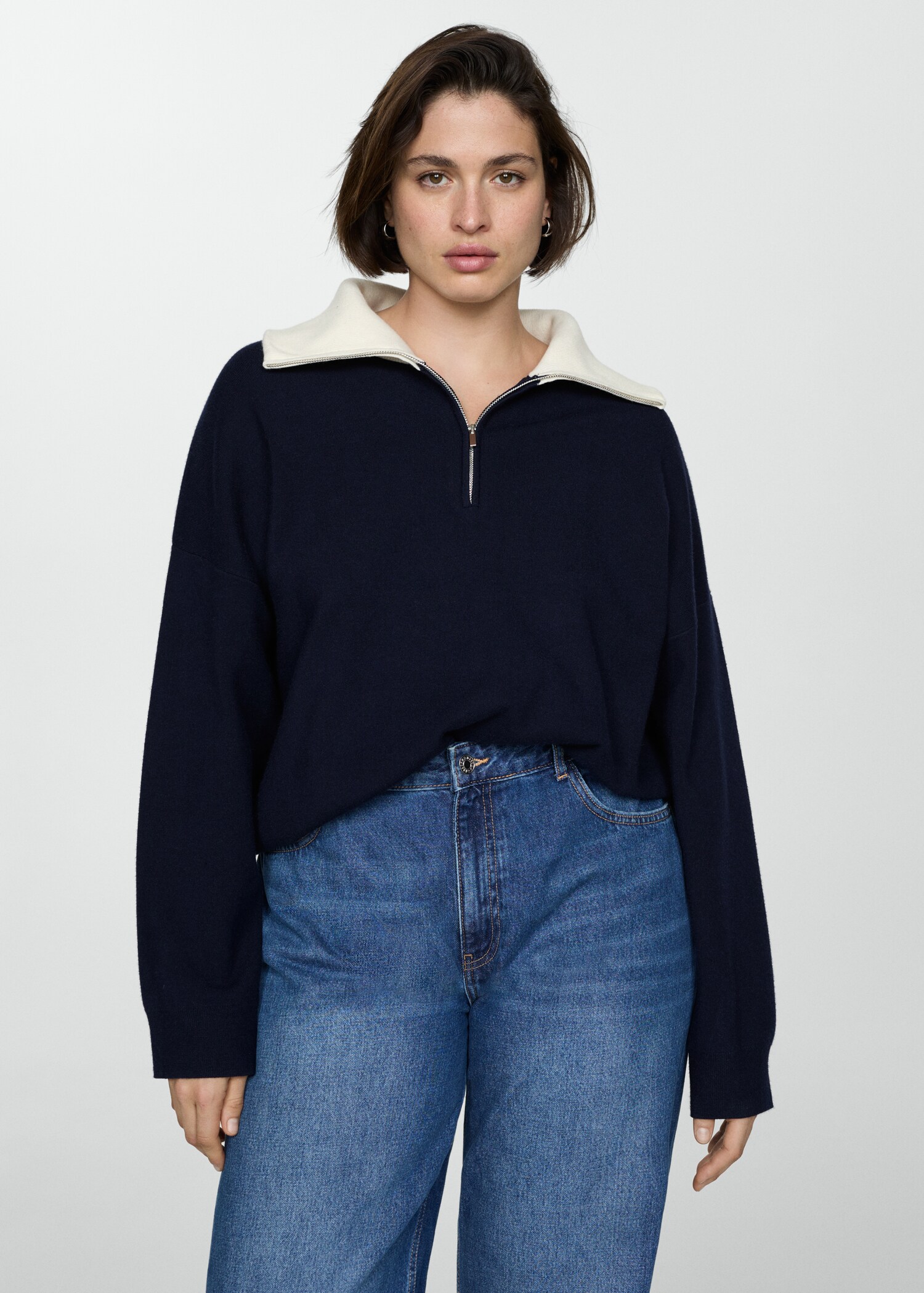 Sweater with contrasting collar - Details of the article 5