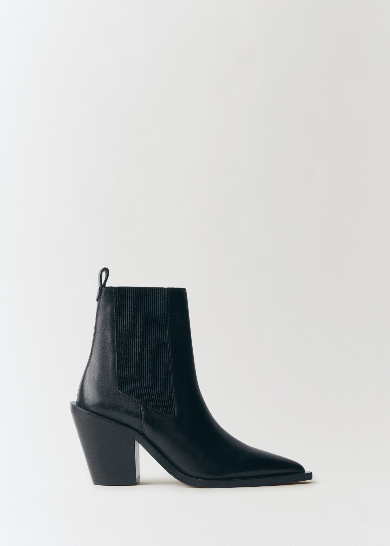 Leather pointed ankle boots - Article without model