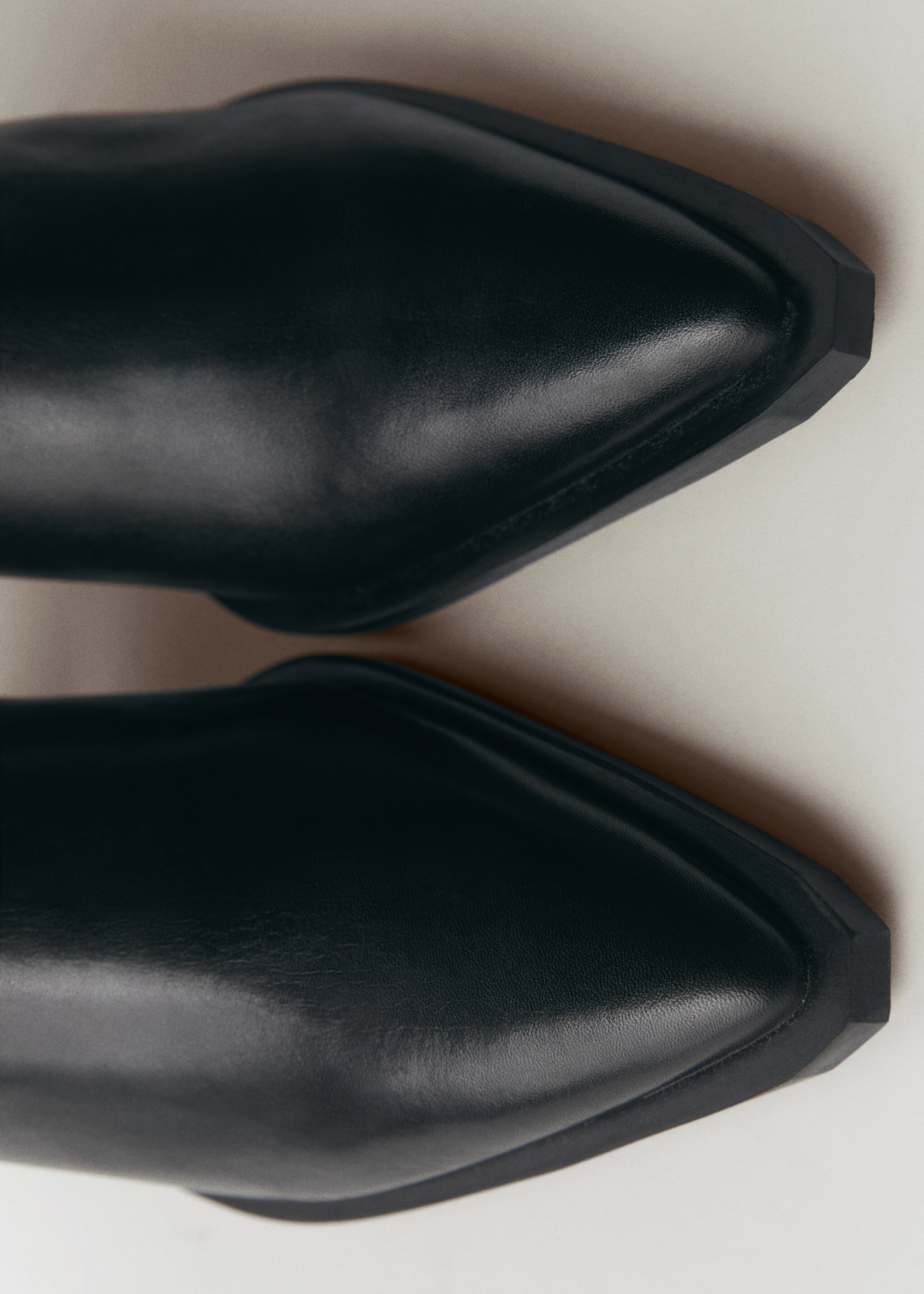 Leather pointed ankle boots - Details of the article 2, Black. Ref: 77094765-00.