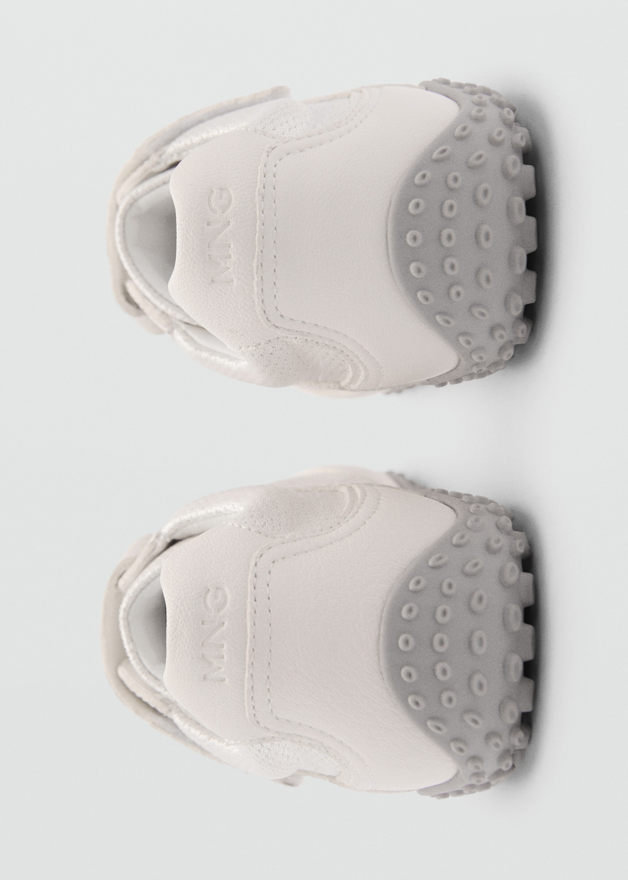 Canvas-Sneakers mit Leder - Detail des Artikels 1, Weiß. Ref: 77094788-00.