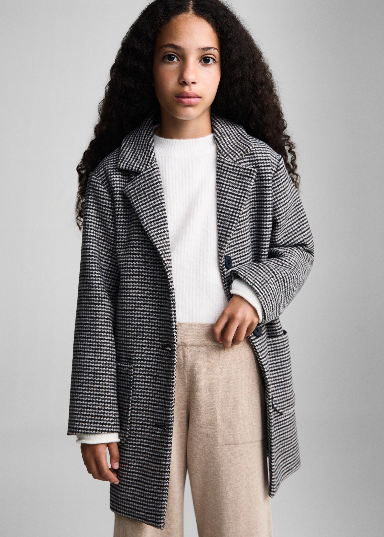 Pantaloni culotte din tricot - Plan mediu