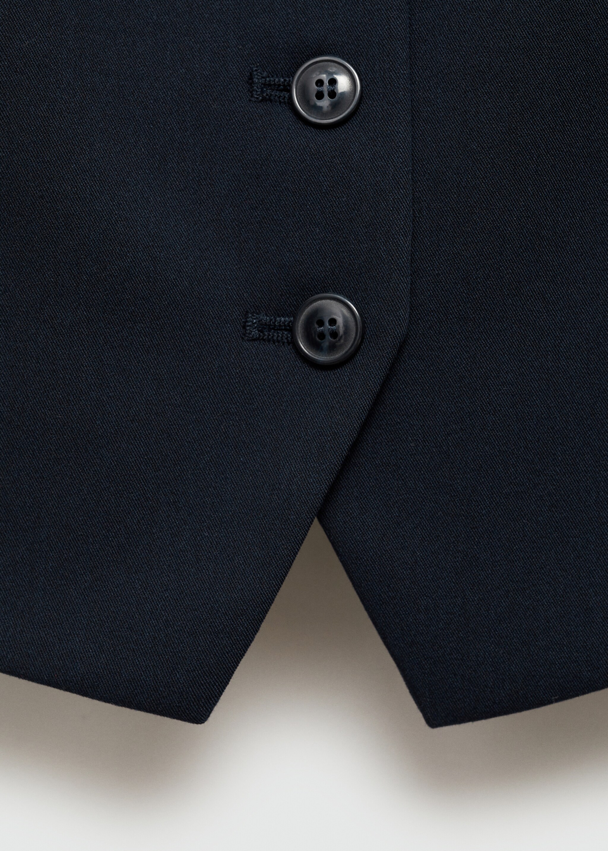 Suit waistcoat with buttons - Details of the article 8, Dark Navy. Ref: 77095636-00.