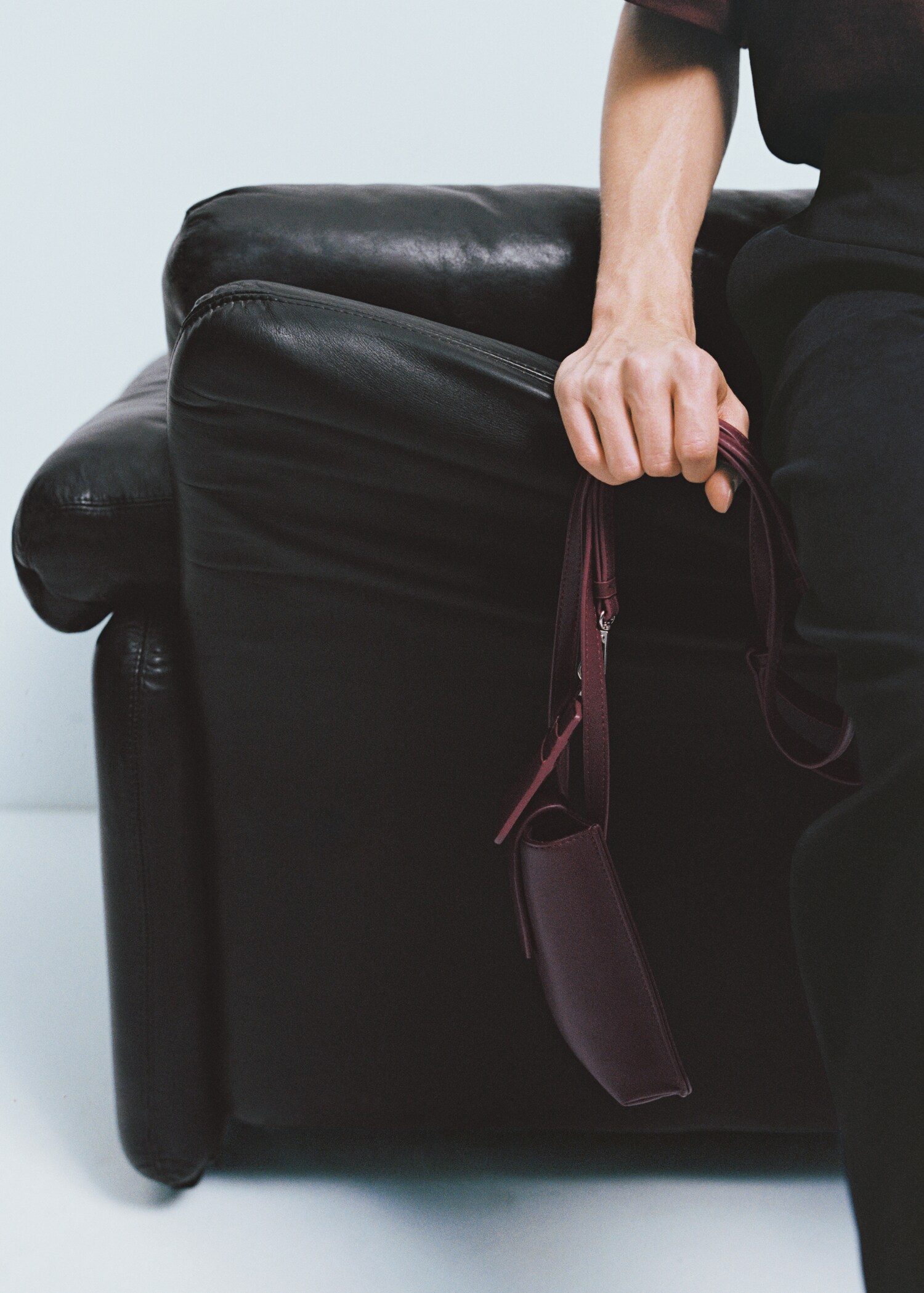 Mini leather-effect shoulder bag - Details of the article 8