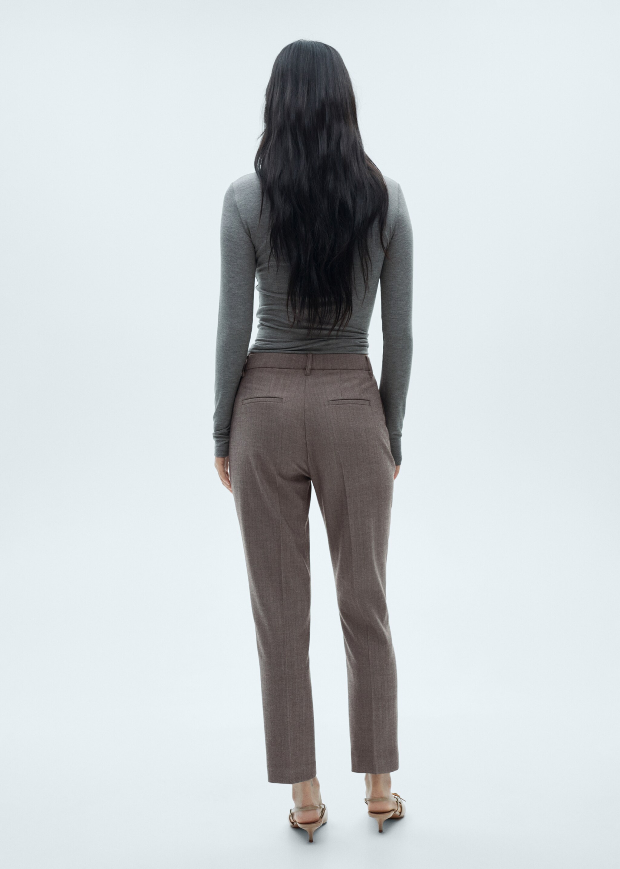 Skinny Hose mit mittelhohem Bund - Rückseite des Artikels, Beige. Ref: 77095644-00.