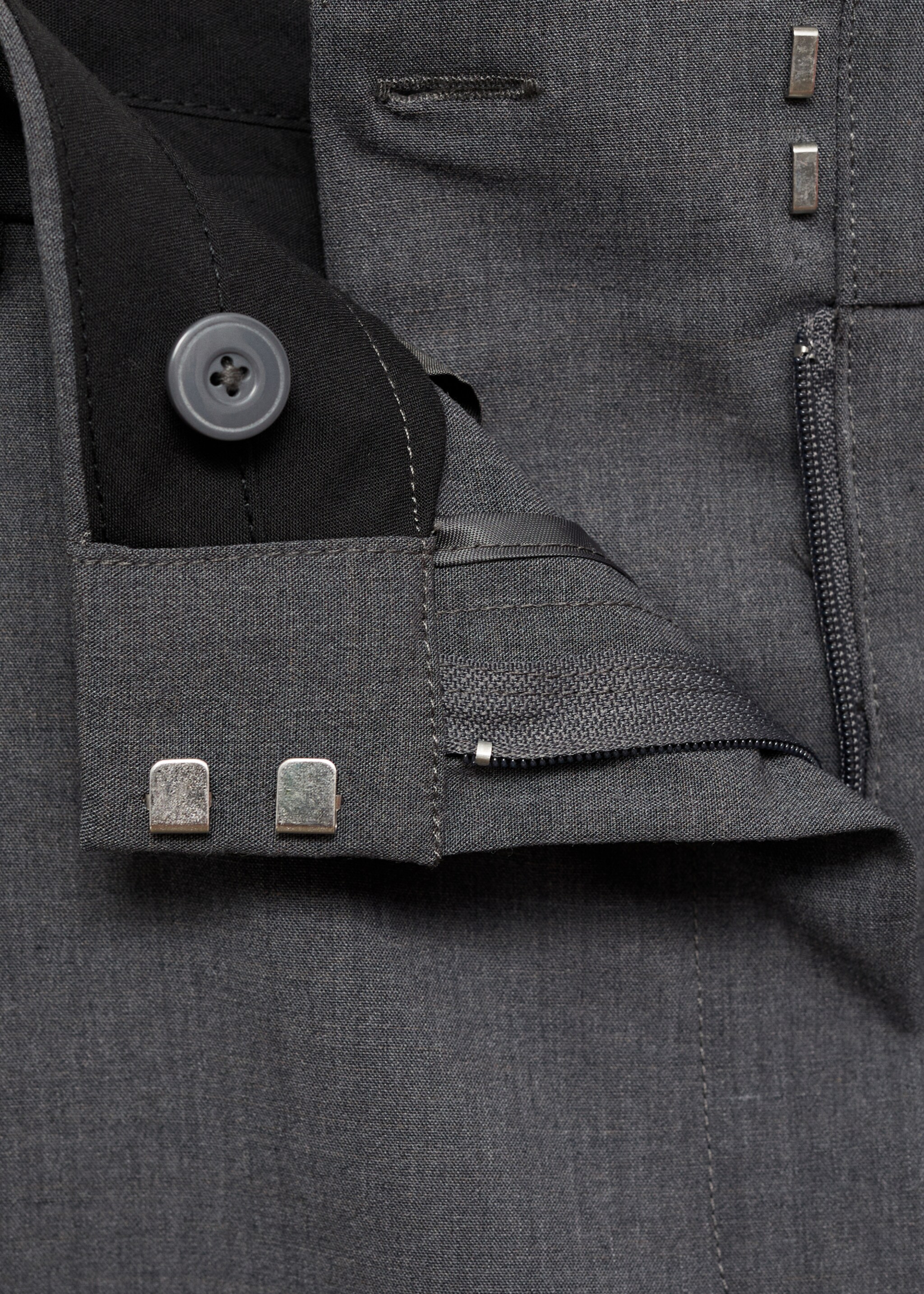 Langer Bleistiftrock mit Schlitz - Detail des Artikels 8, Grau. Ref: 77095647-00.