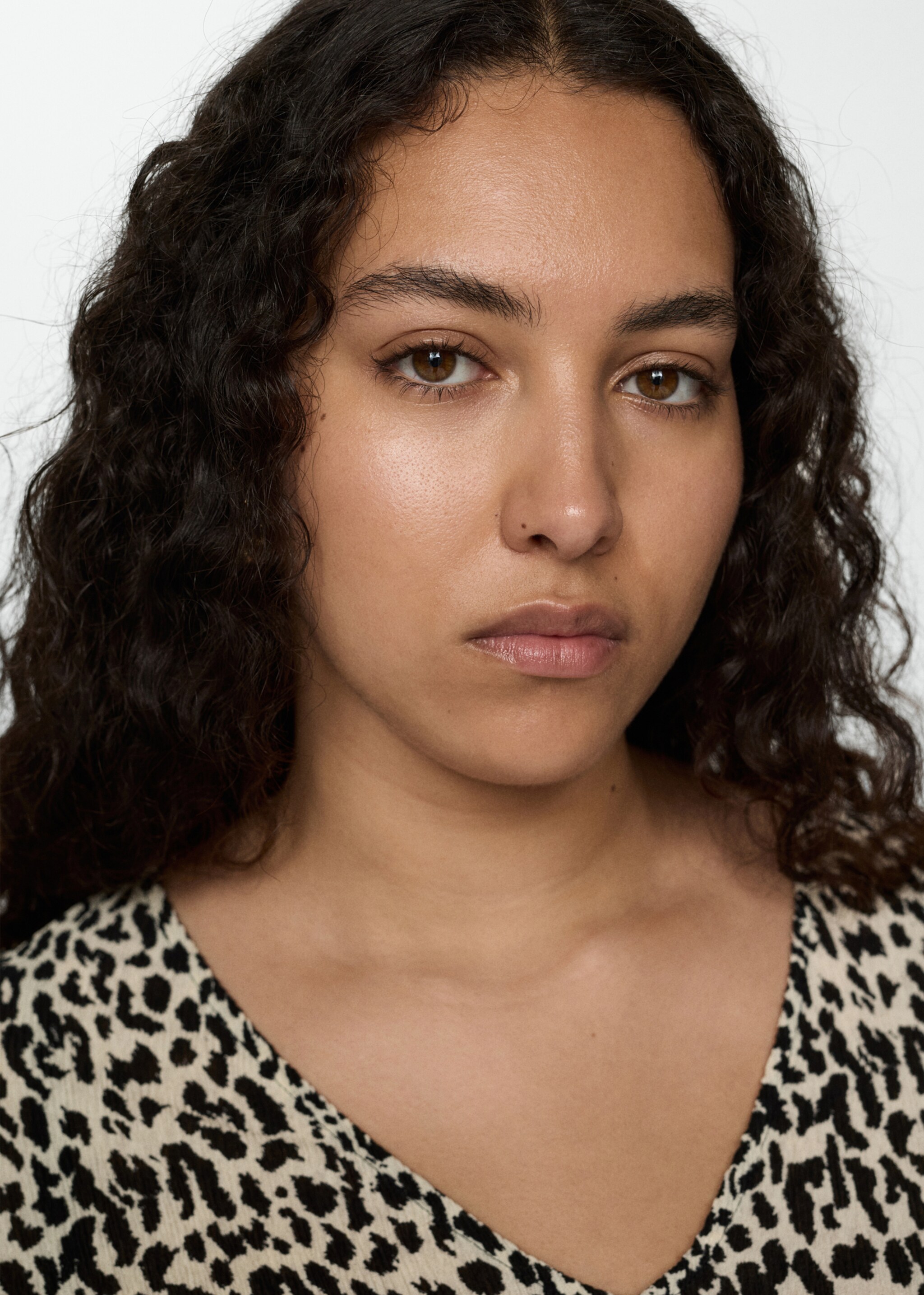 Animal-print blouse - Details of the article 4, Ecru. Ref: 77095654-00.