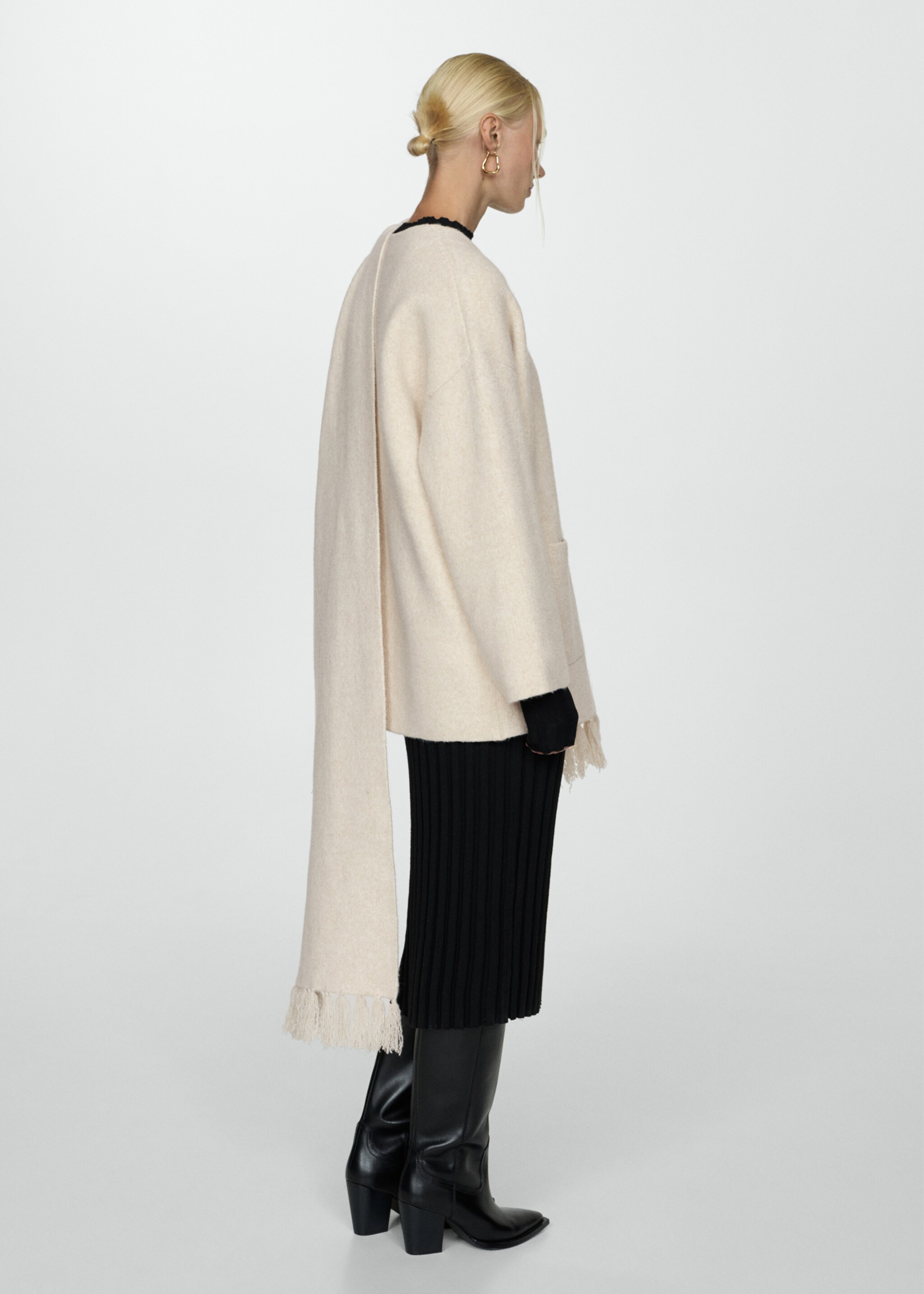 Knitted coat with detachable scarf - Reverse of the article, Ecru. Ref: 77095660-00.