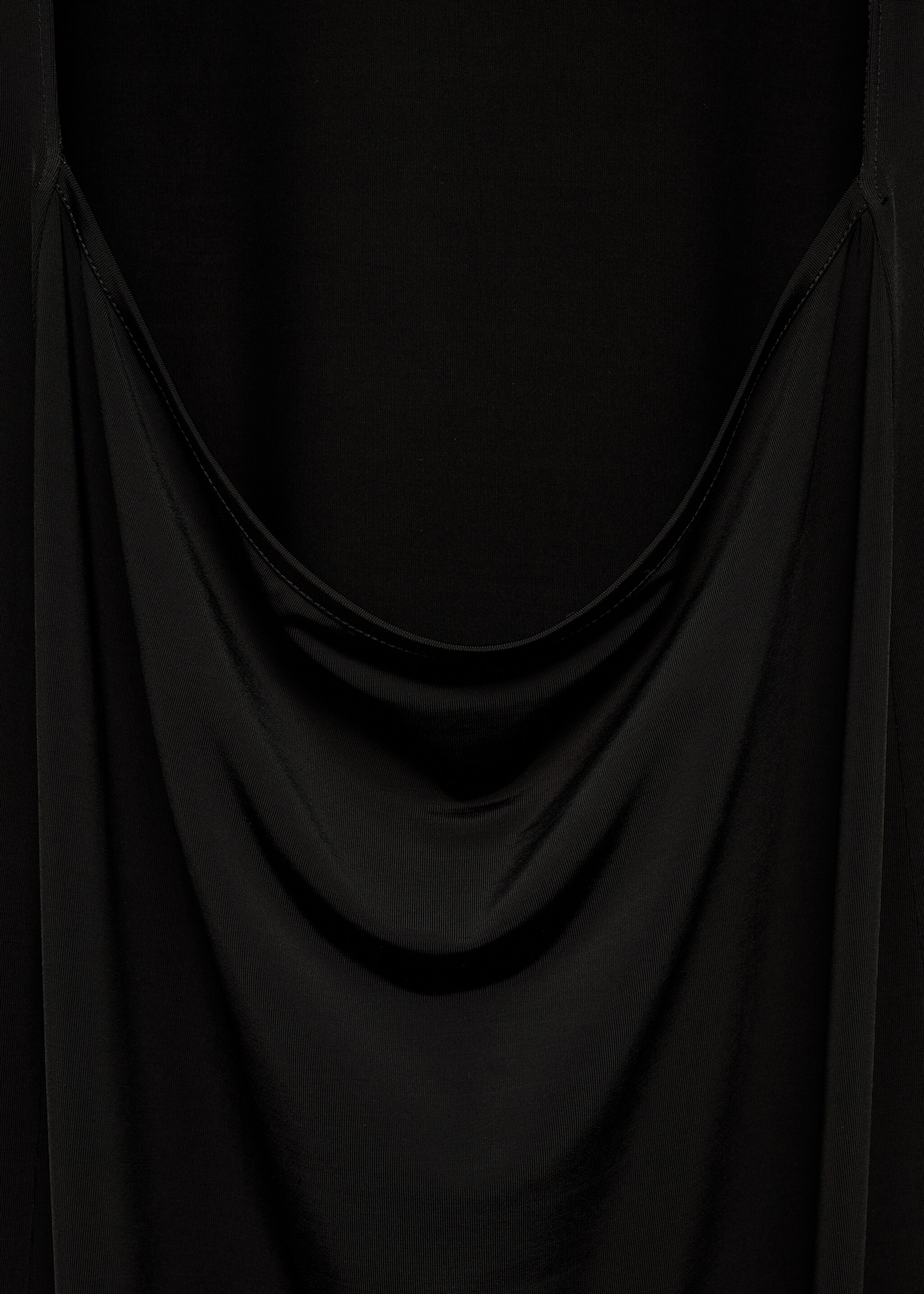 Long dress with open back - Détail de l'article 8, Noir. Ref: 77095670-00.