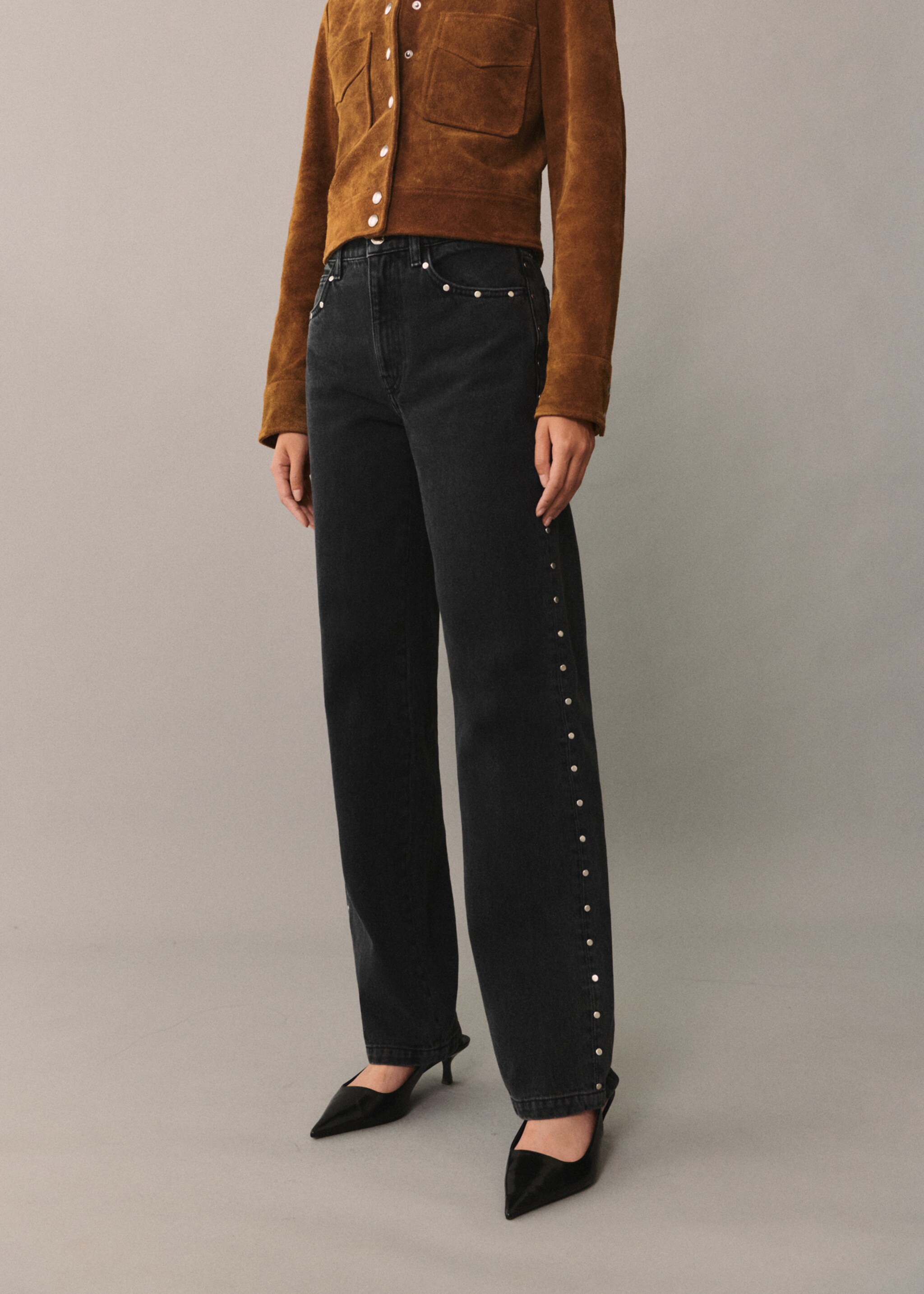 Gerade Jeans mit Nieten - Mittlere Ansicht, Black denim. Ref: 77095673-00.